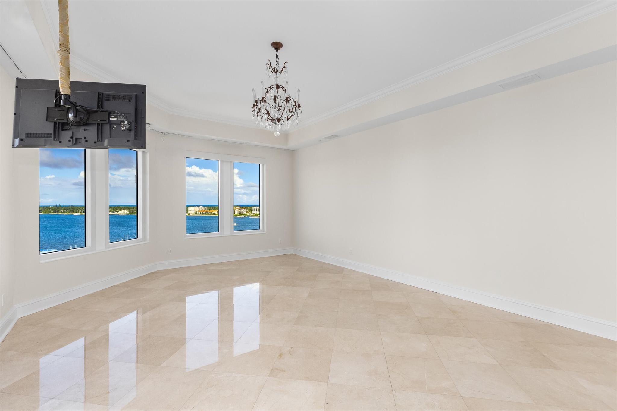 ONE WATERMARK PLACE OF THE PALM BEACHES - Residential