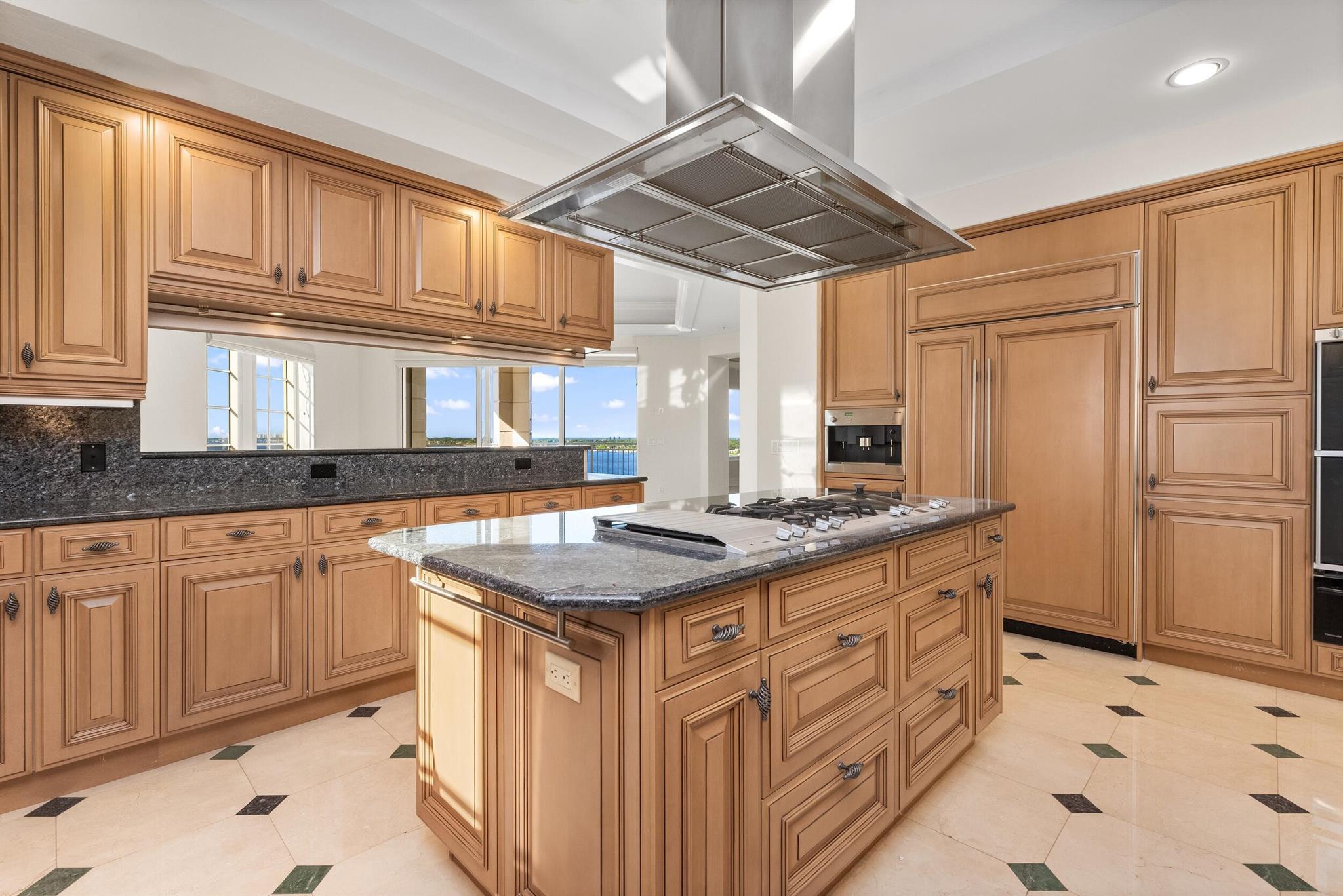 ONE WATERMARK PLACE OF THE PALM BEACHES - Residential