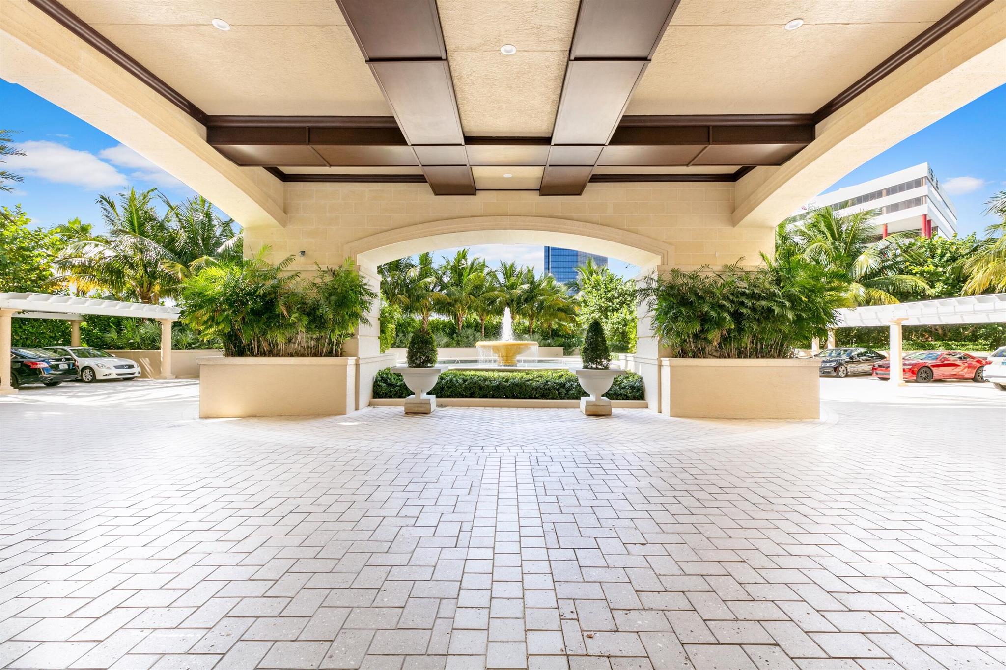 ONE WATERMARK PLACE OF THE PALM BEACHES - Residential