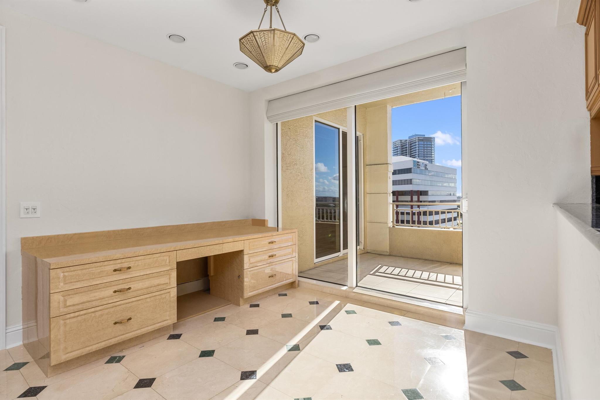 ONE WATERMARK PLACE OF THE PALM BEACHES - Residential