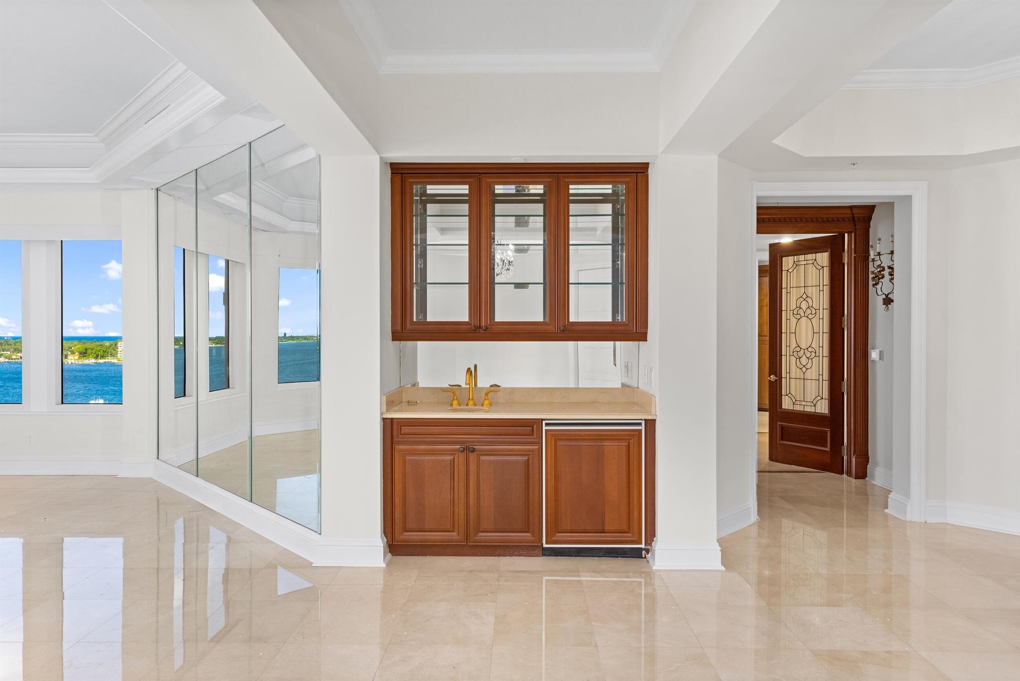 ONE WATERMARK PLACE OF THE PALM BEACHES - Residential