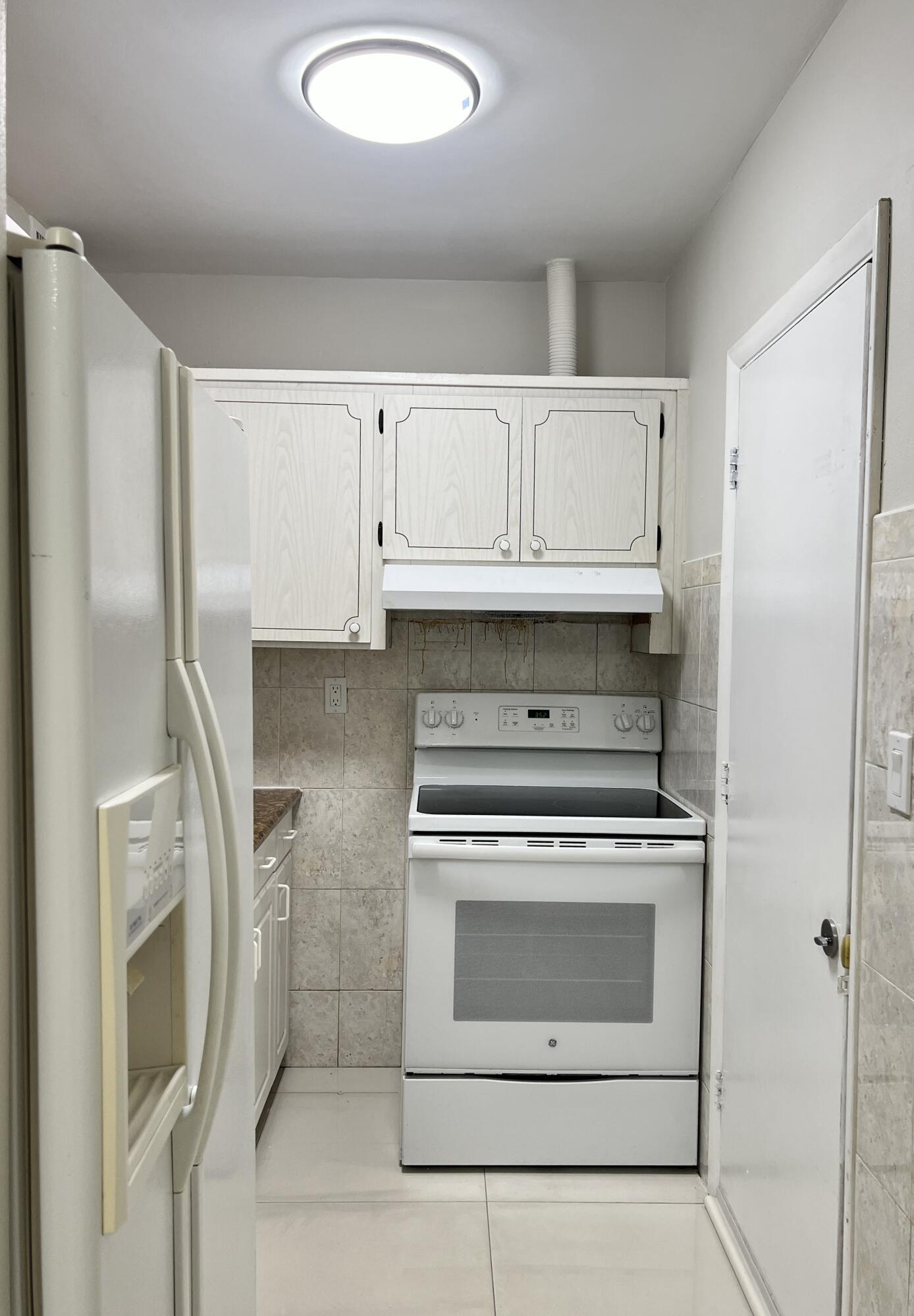 EVERETT ARMS NO 4 CONDO - Residential Lease