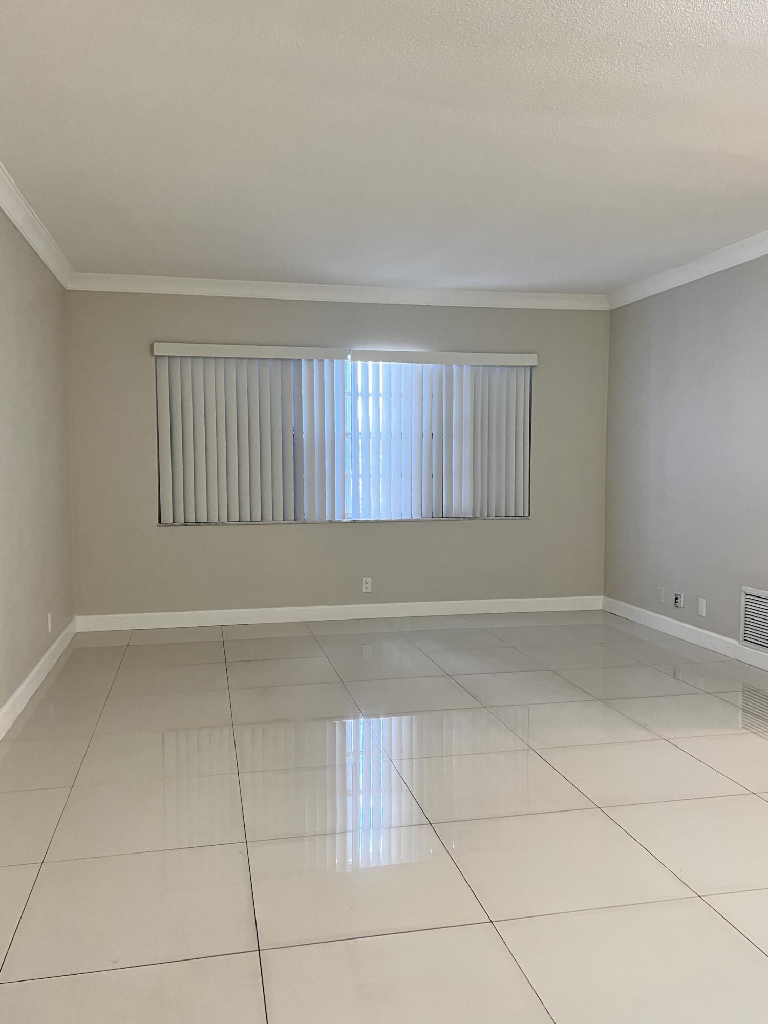 EVERETT ARMS NO 4 CONDO - Residential Lease