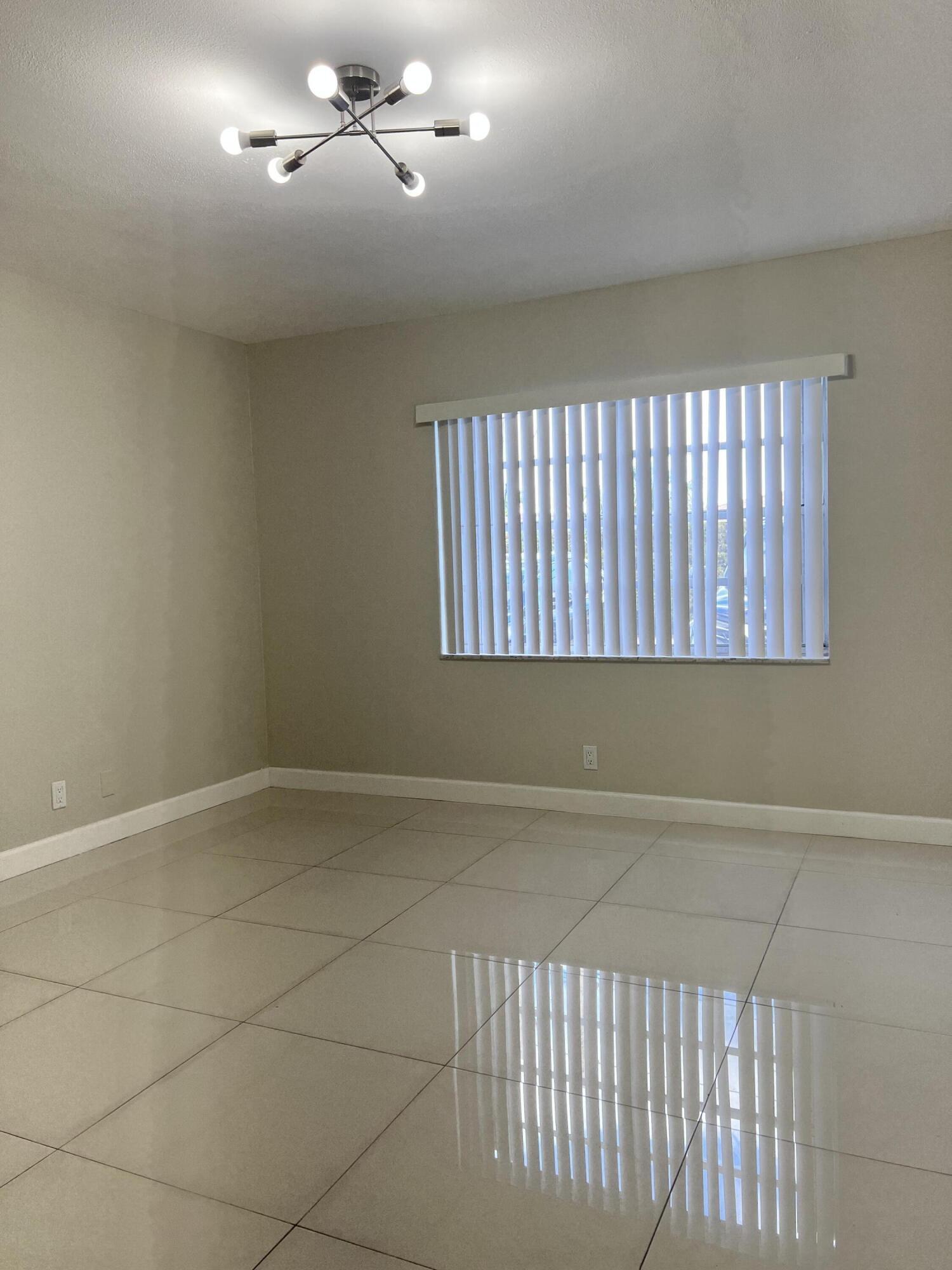 EVERETT ARMS NO 4 CONDO - Residential Lease