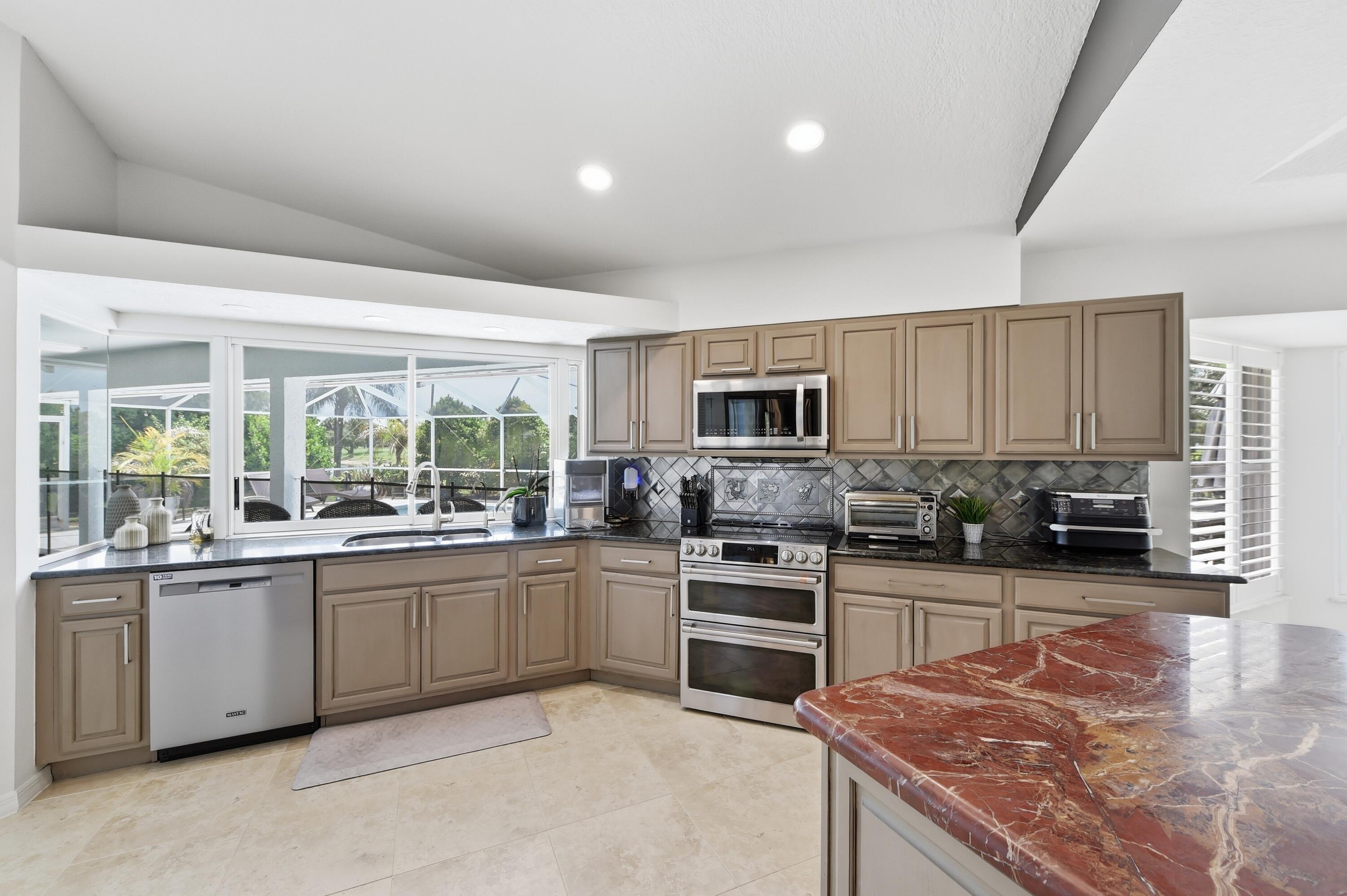 MID-RIVERS YACHT AND COUNTRY CLUB (AKA EVERGREEN C - Residential