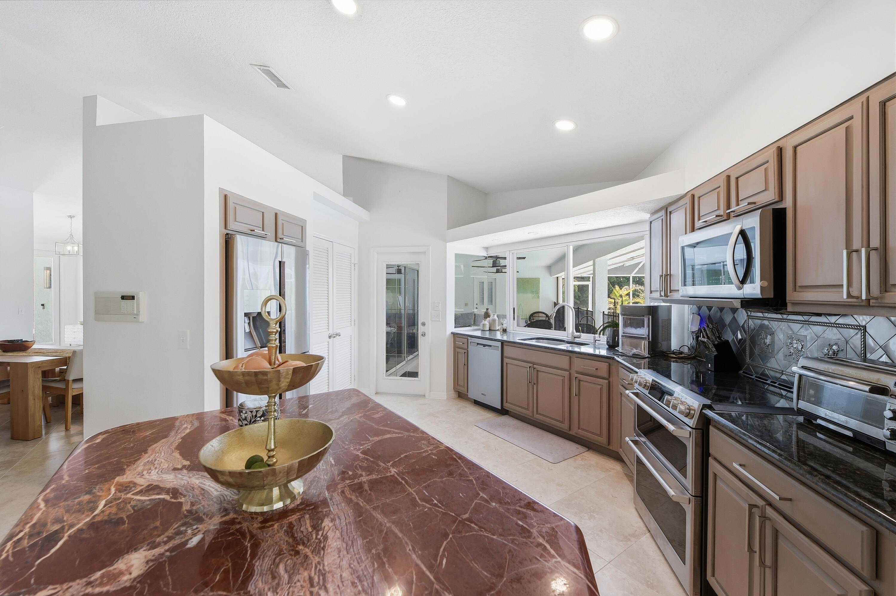 MID-RIVERS YACHT AND COUNTRY CLUB (AKA EVERGREEN C - Residential