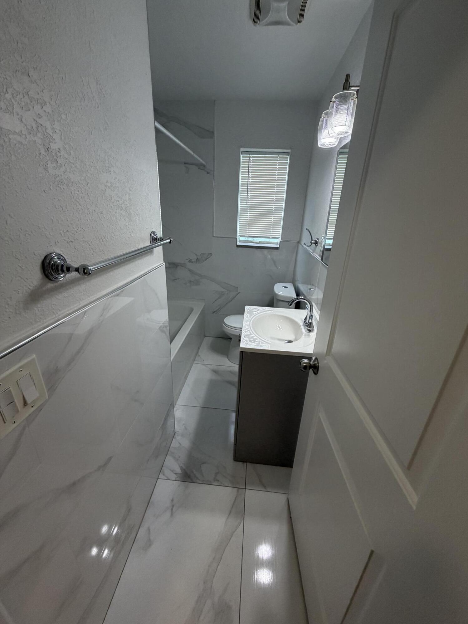 FOREST RIDGE PARK - Residential Lease