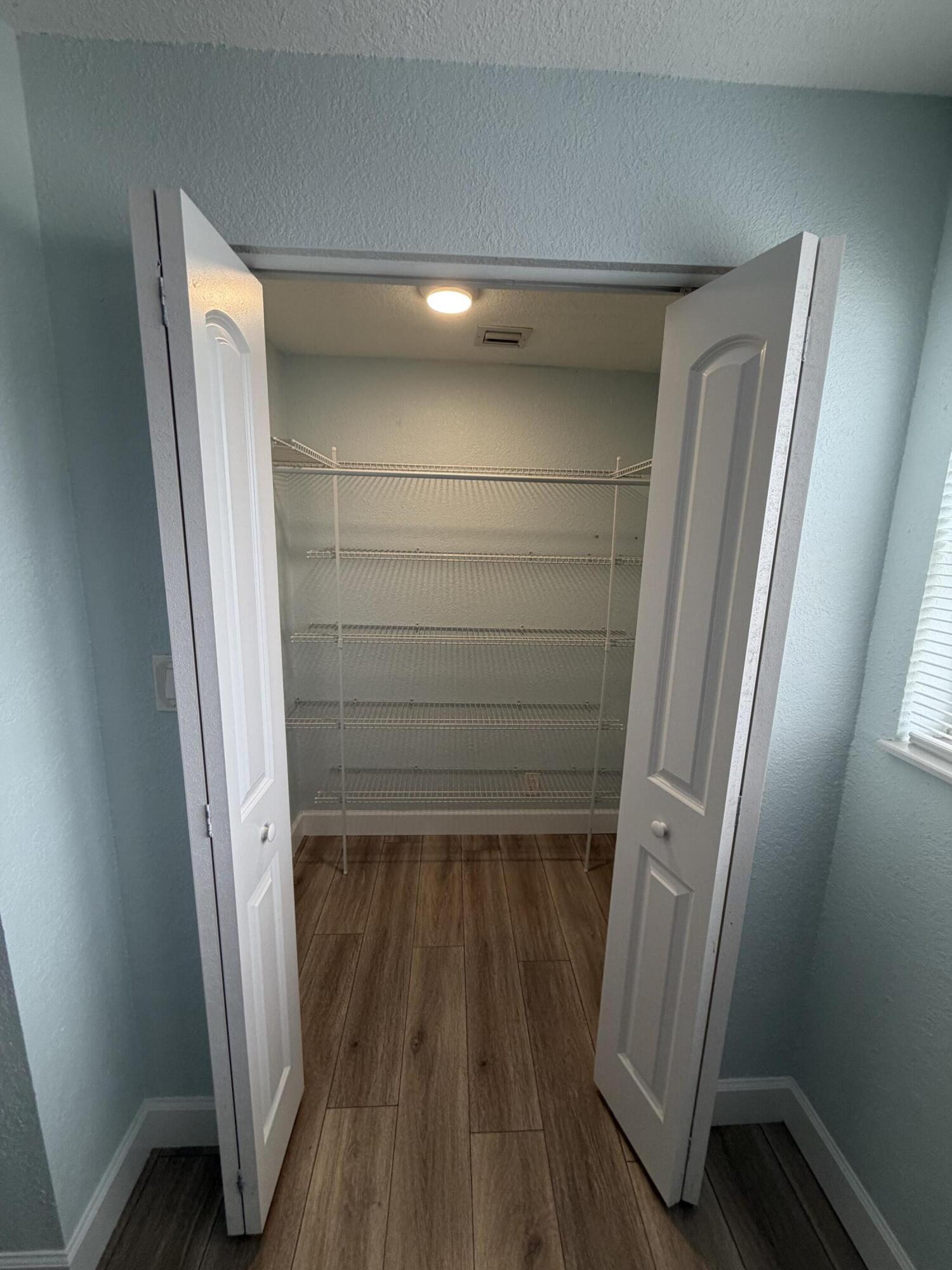 FOREST RIDGE PARK - Residential Lease