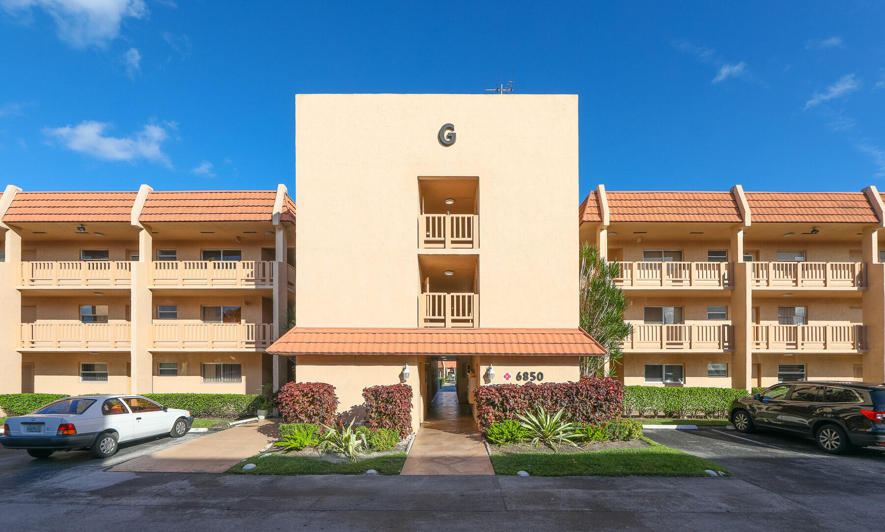 ROYAL PARK GARDENS III-G CONDO - Residential