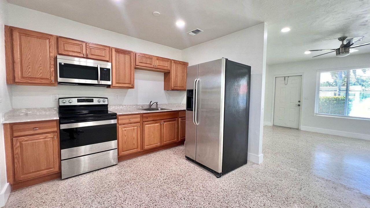 PALM SPRINGS VILLAGE 3 - Residential Lease