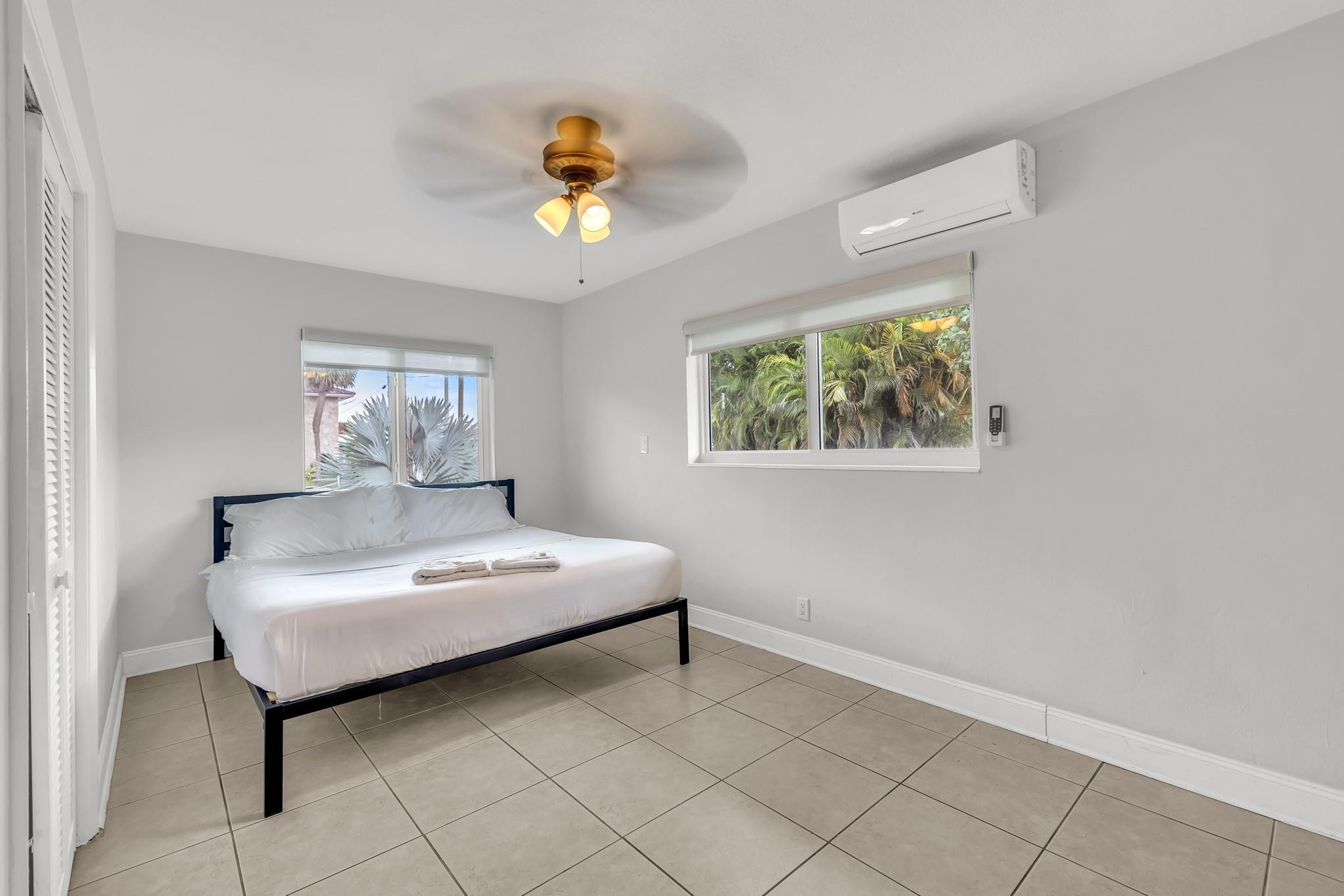 LIGHTHOUSE POINT FIRST SEC - Residential