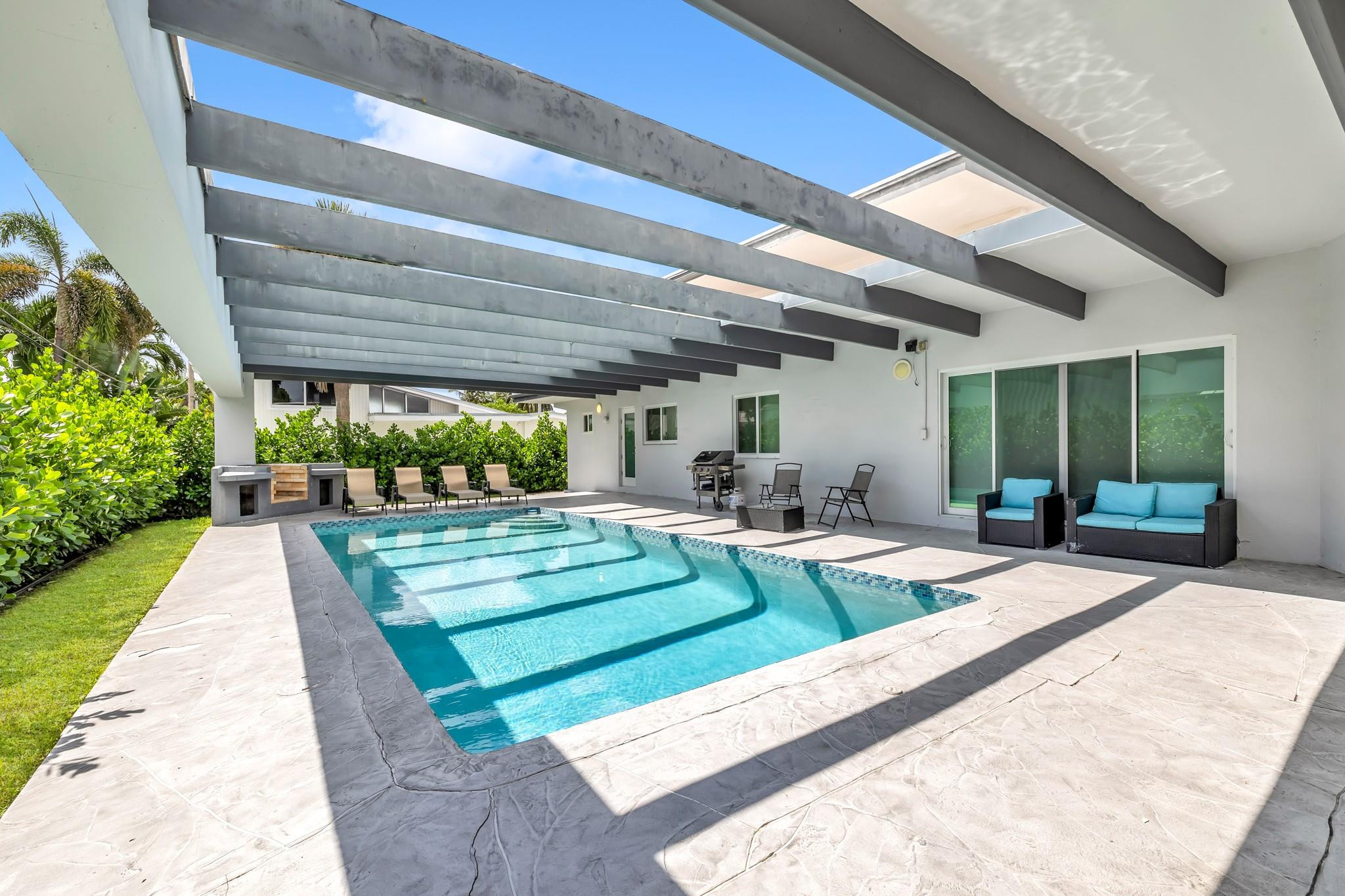 LIGHTHOUSE POINT FIRST SEC - Residential