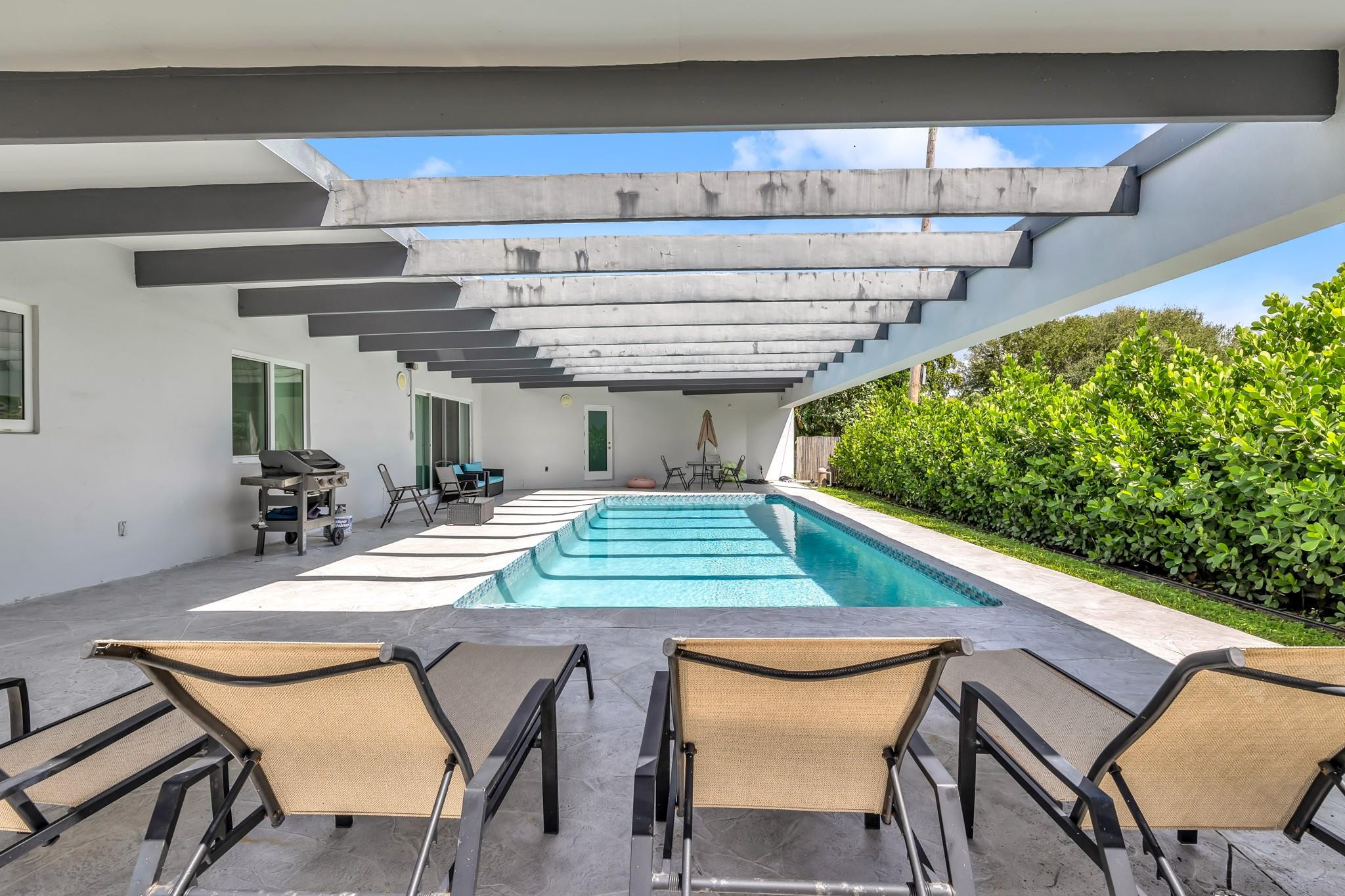 LIGHTHOUSE POINT FIRST SEC - Residential