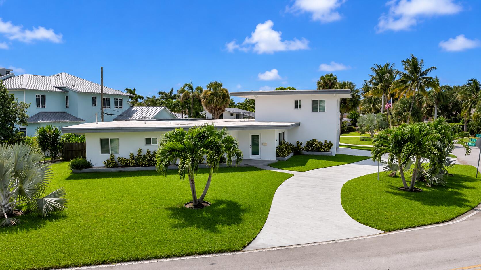 LIGHTHOUSE POINT FIRST SEC - Residential