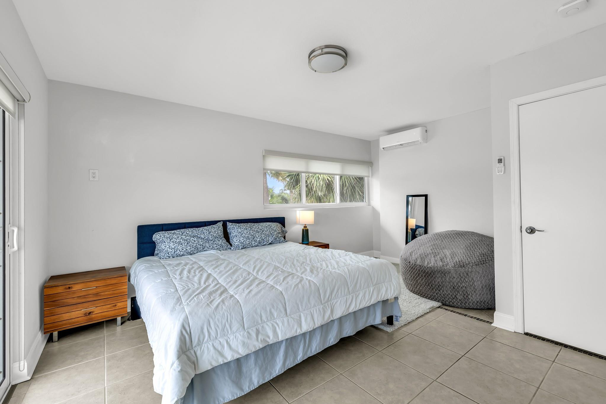 LIGHTHOUSE POINT FIRST SEC - Residential