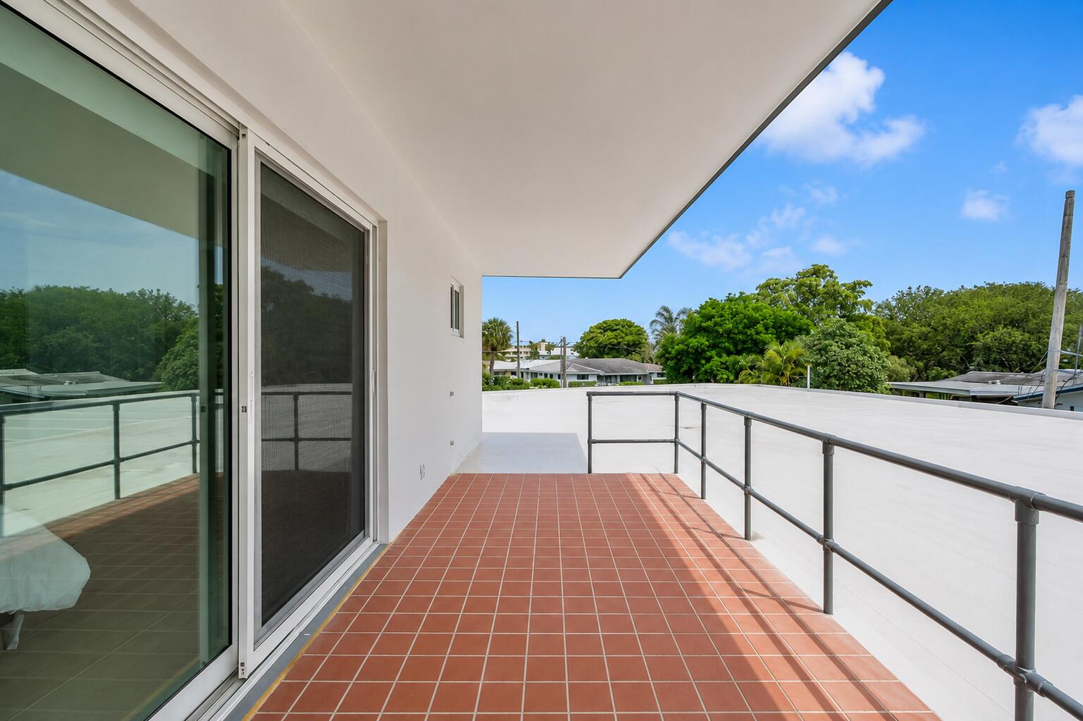 LIGHTHOUSE POINT FIRST SEC - Residential
