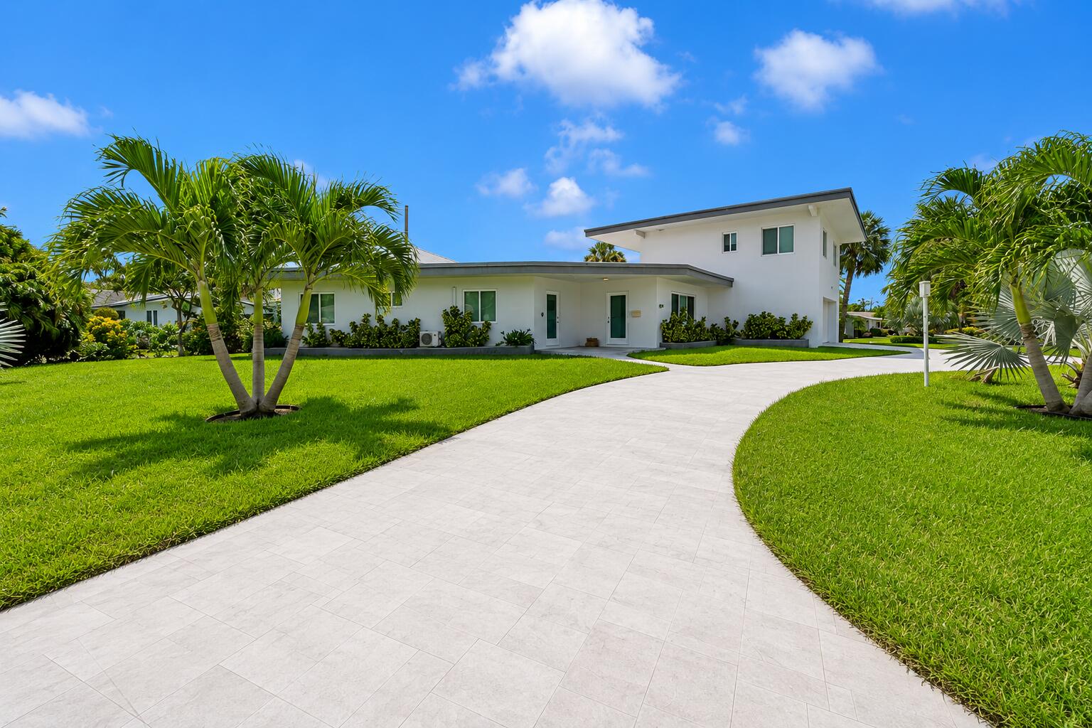 LIGHTHOUSE POINT FIRST SEC - Residential