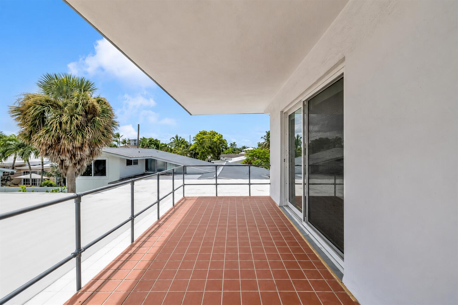LIGHTHOUSE POINT FIRST SEC - Residential