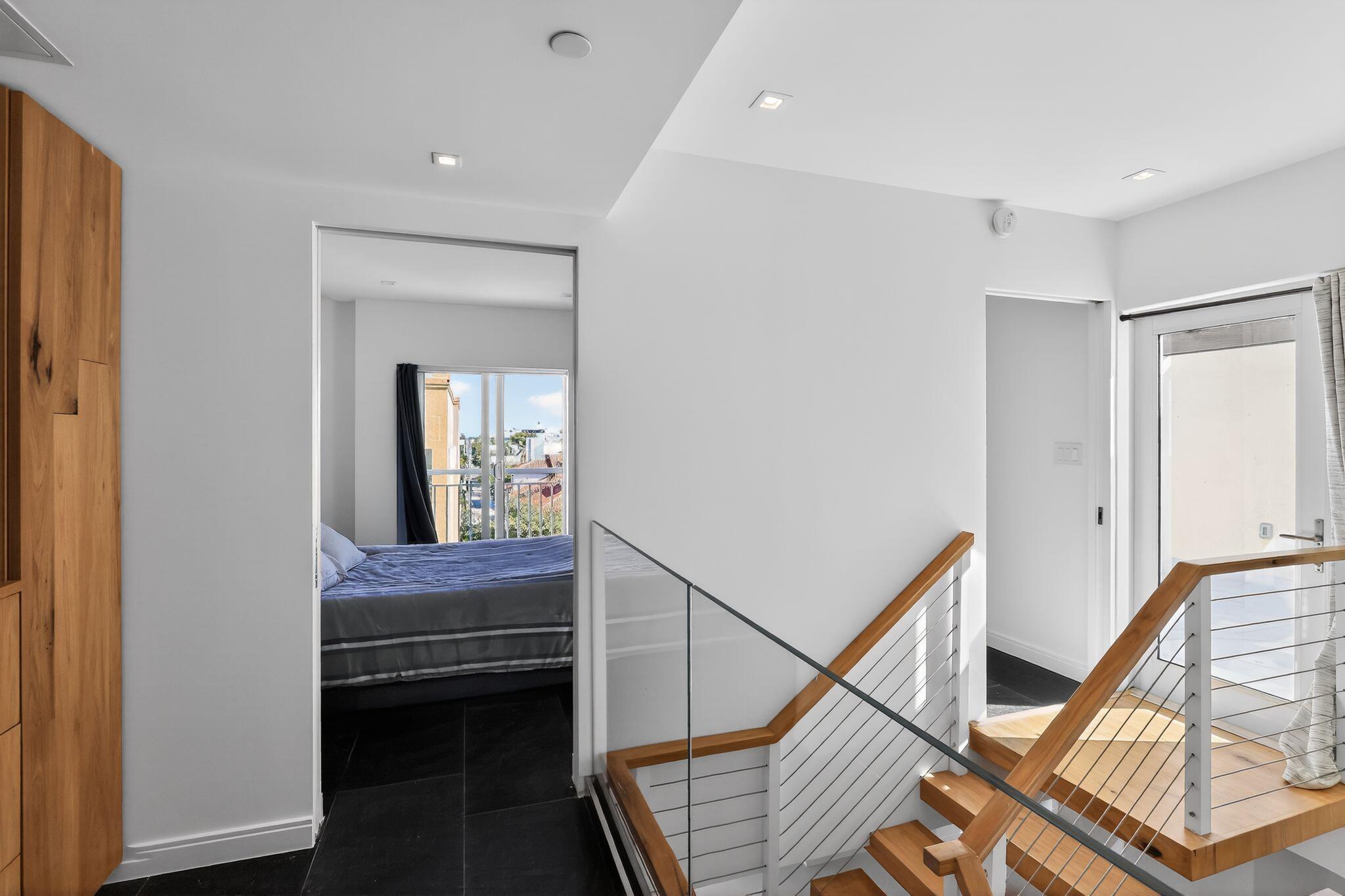 THE COURTS AT SOUTH BEACH CONDO - Residential