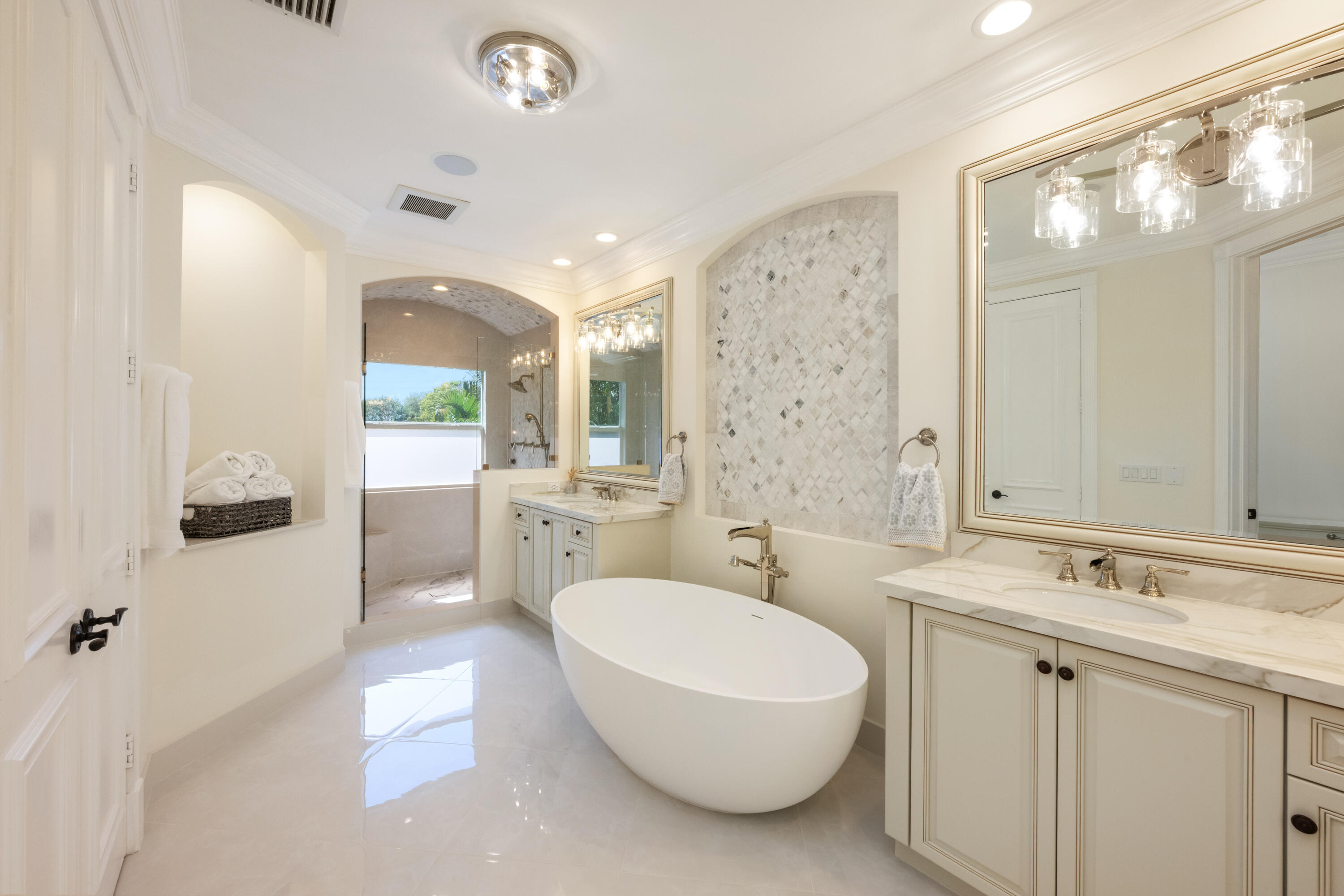 BOCA HARBOUR - Residential