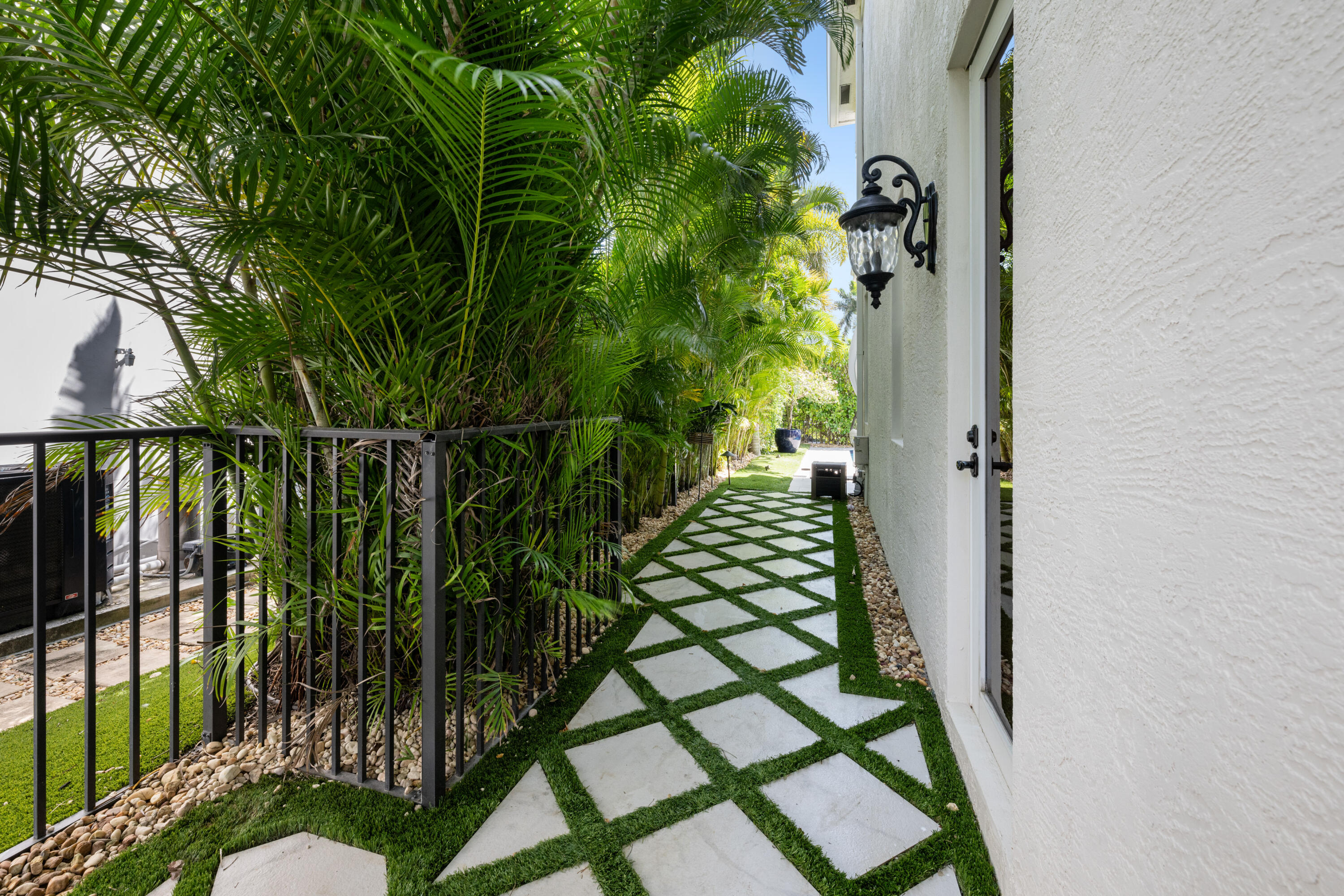 BOCA HARBOUR - Residential