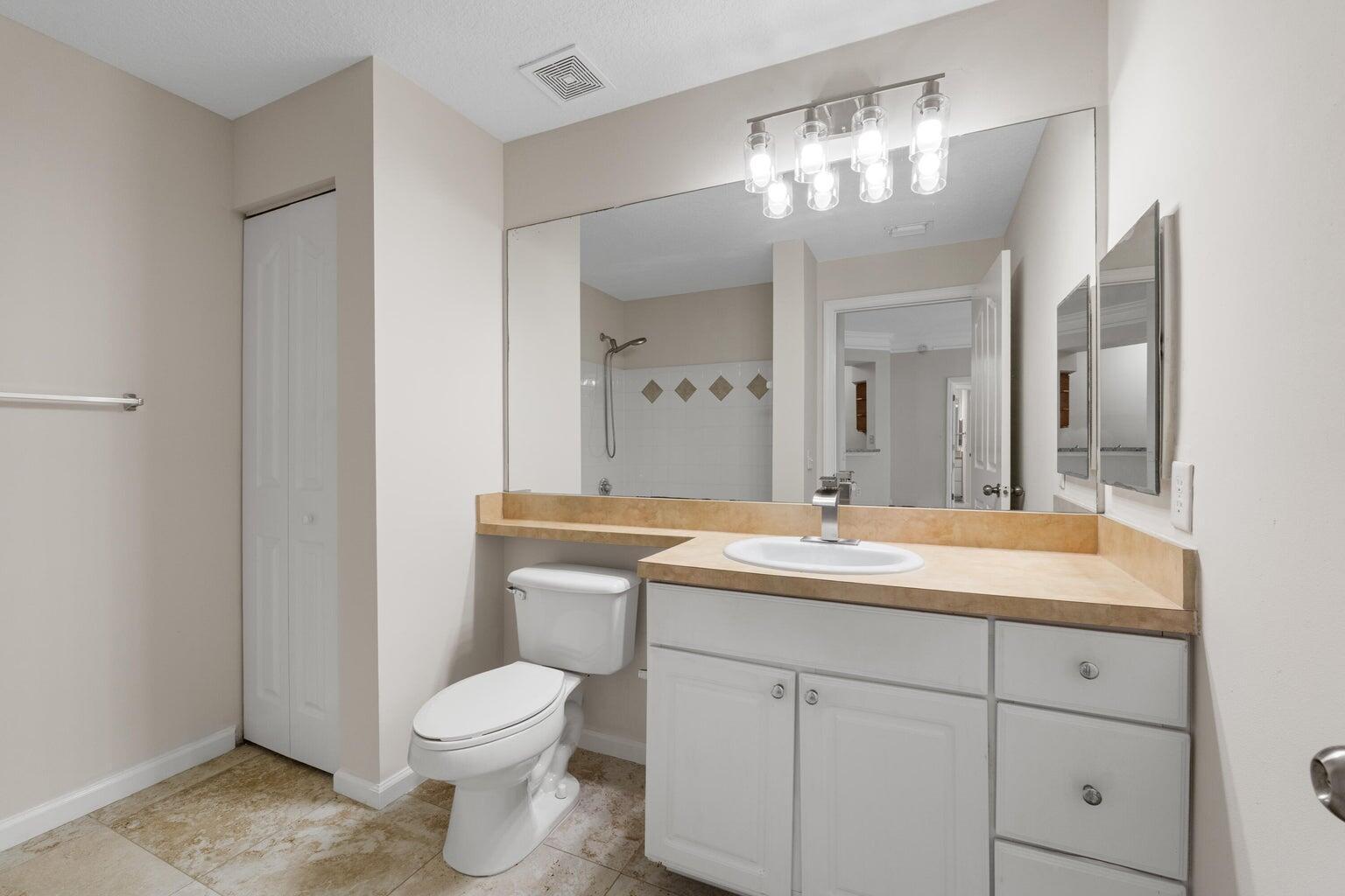 MEZZANO CONDO - Residential Lease