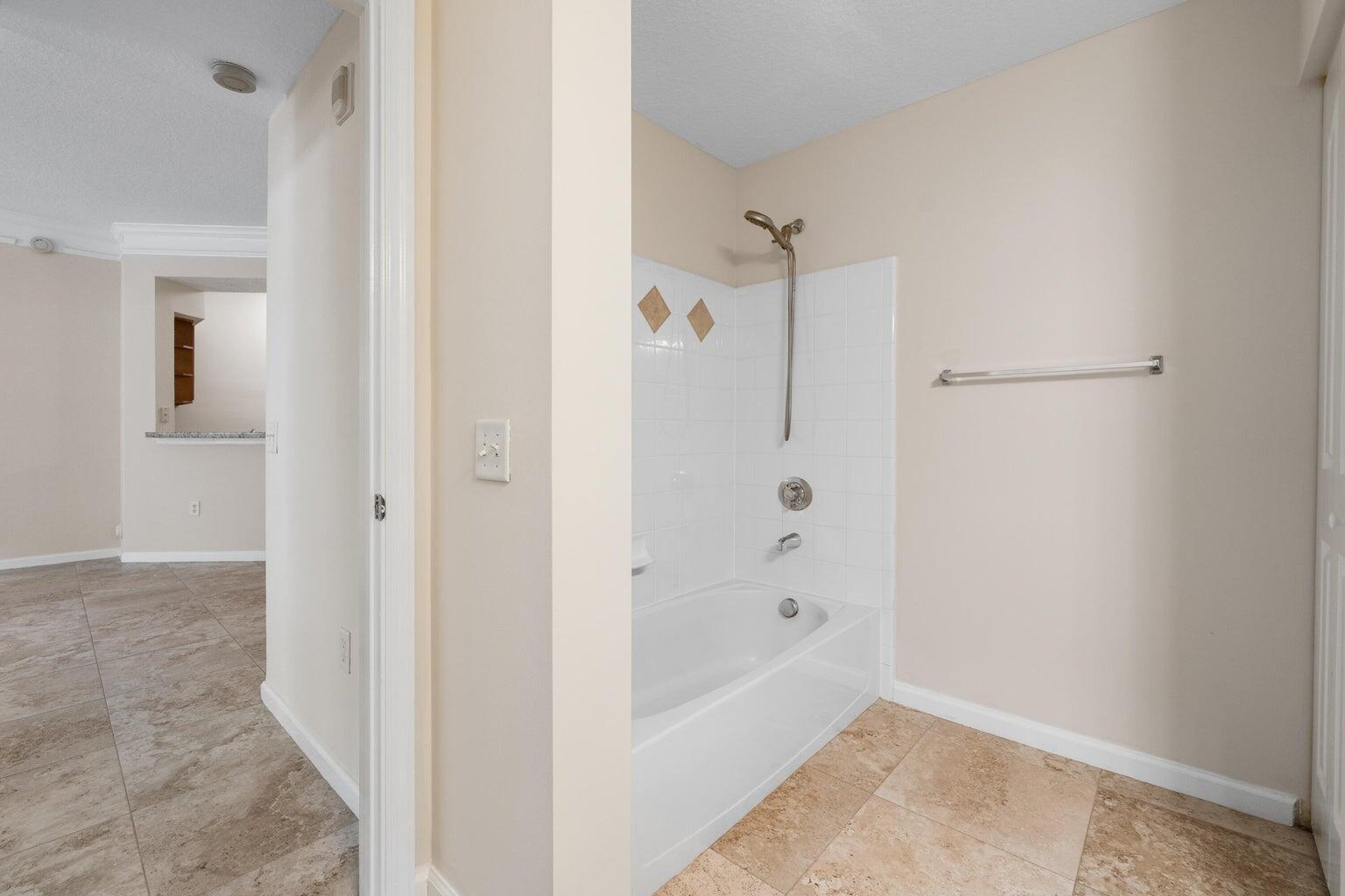 MEZZANO CONDO - Residential Lease