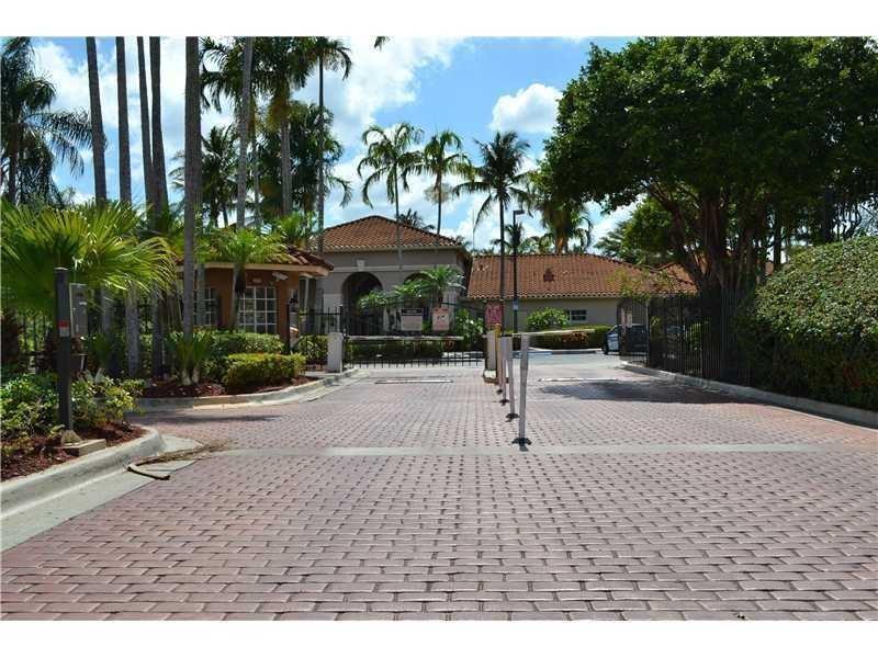 LA HACIENDA COUNTRY CLUB OF - Residential Lease