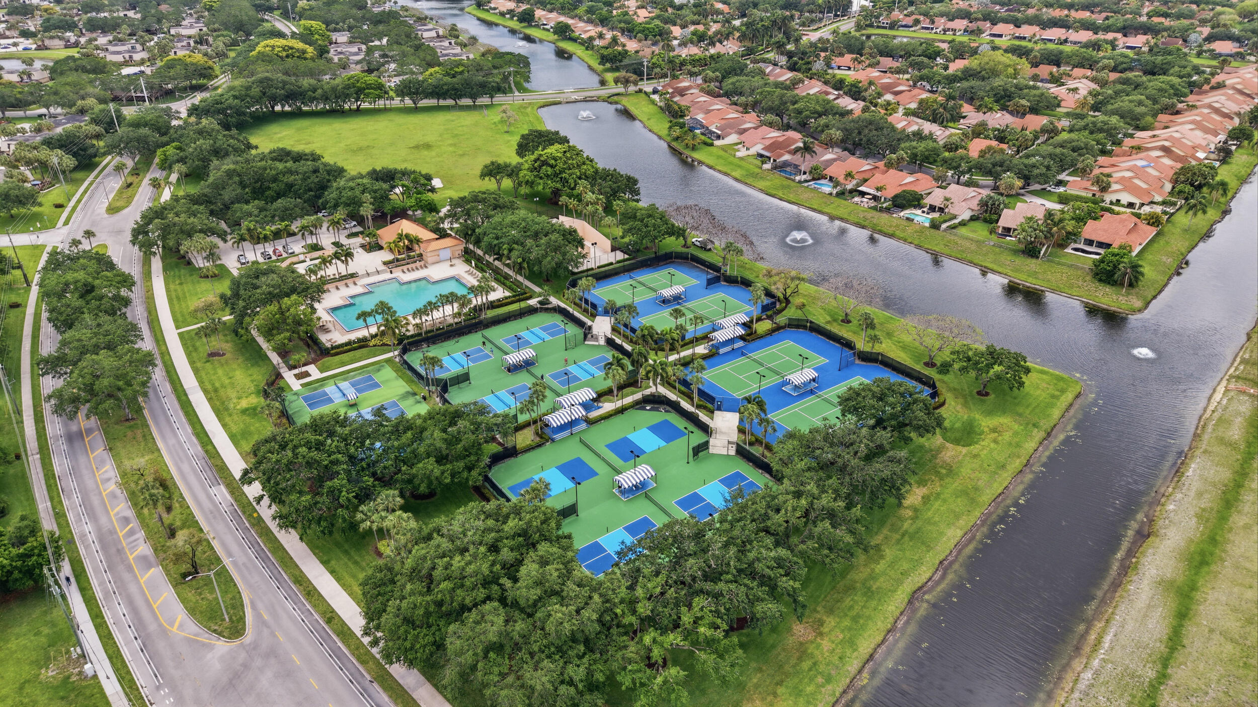 SARATOGA POINTE - Residential