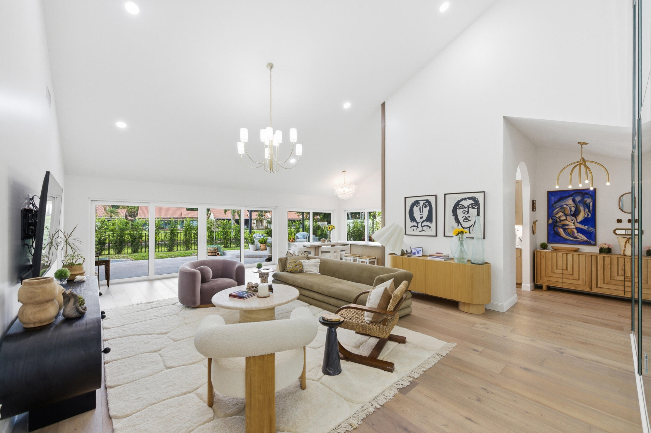SARATOGA POINTE - Residential