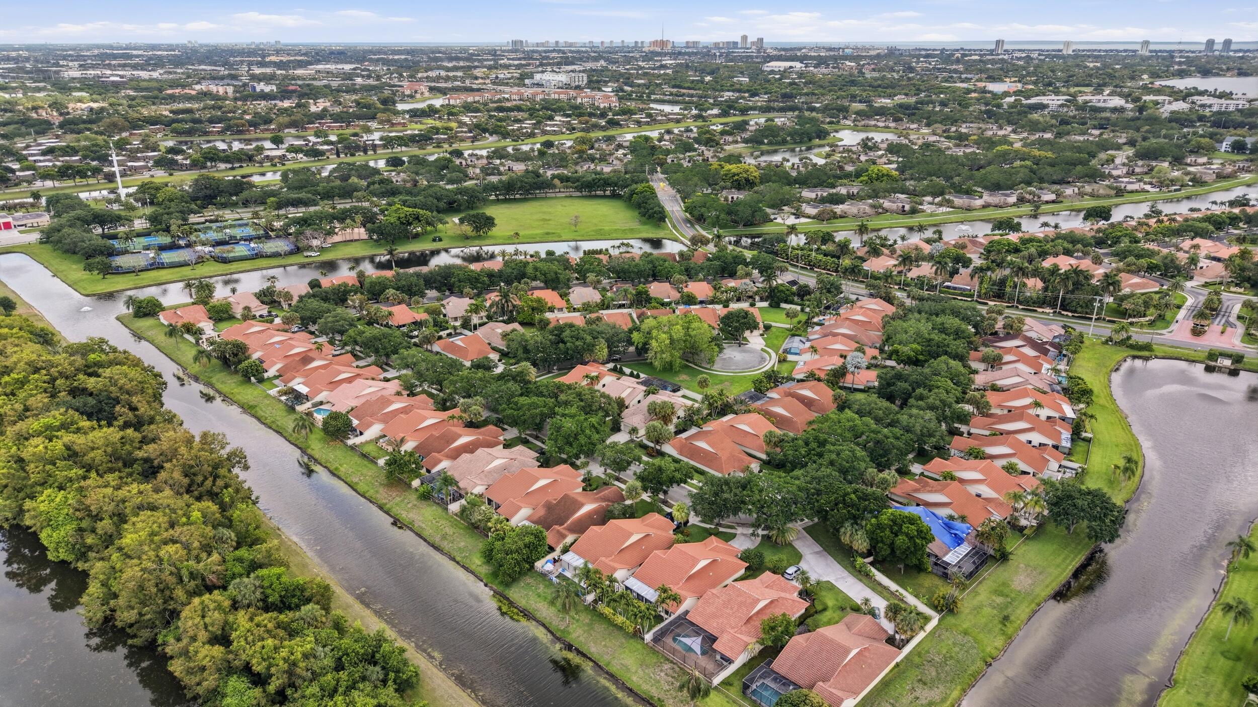 SARATOGA POINTE - Residential