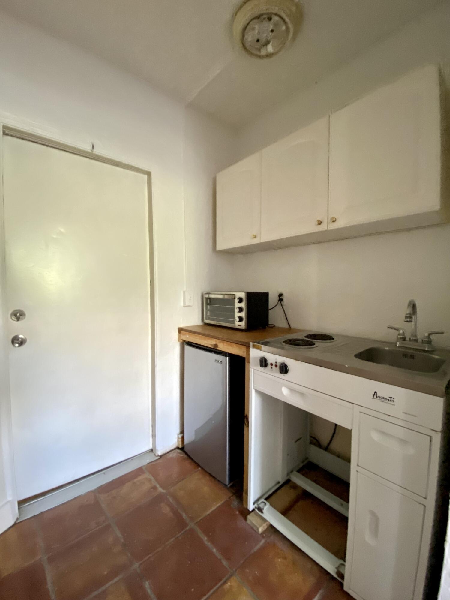 OCEAN PARK H W ROBBINS - Residential Lease