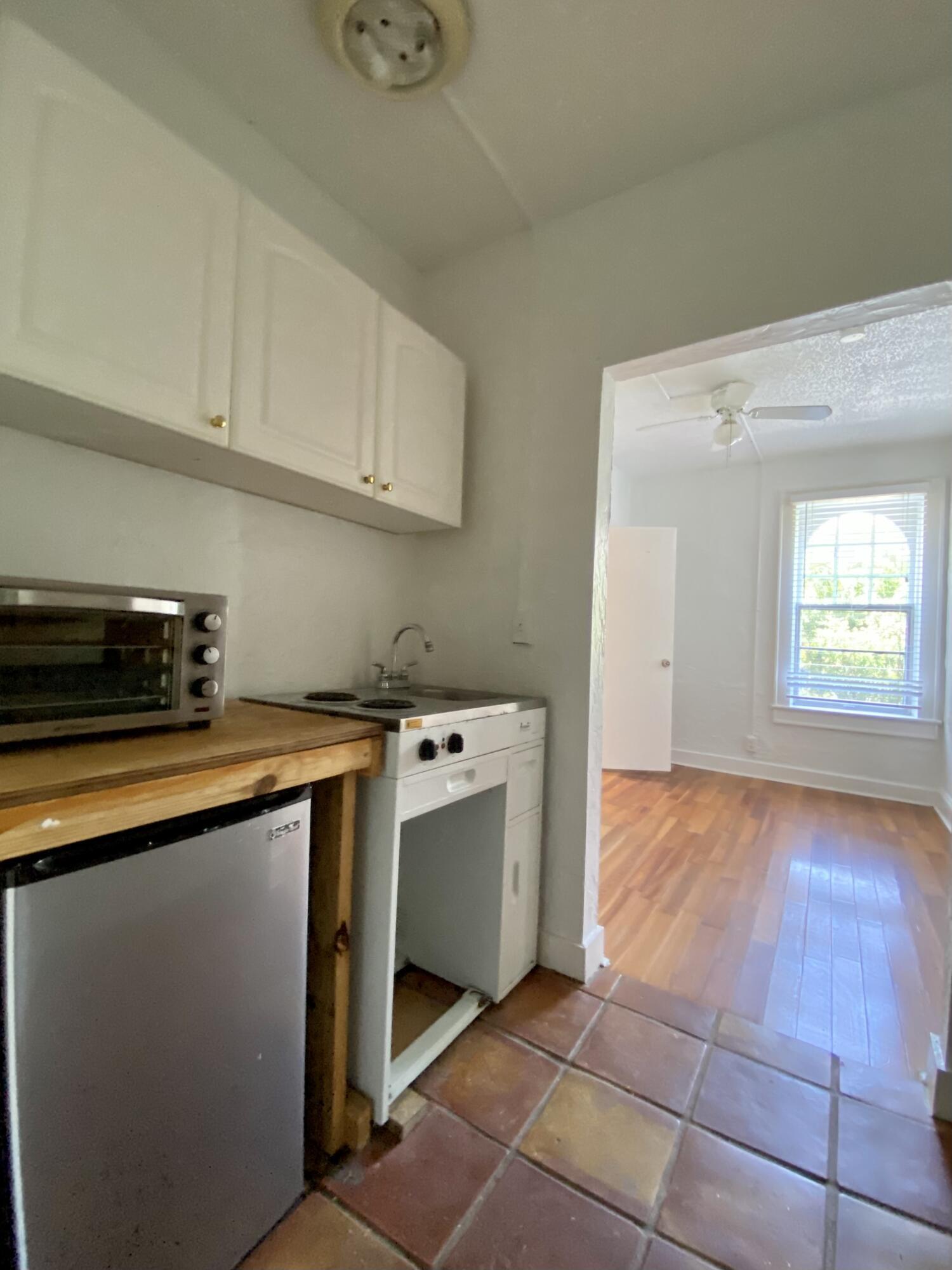 OCEAN PARK H W ROBBINS - Residential Lease