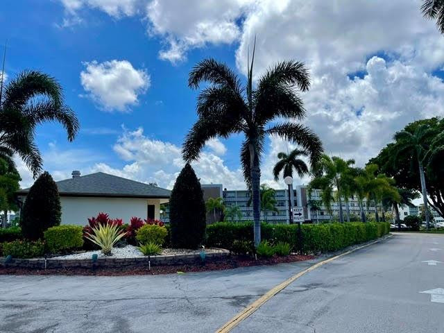 HYTHE AT CENTURY VILLAGE CONDO - Residential Lease