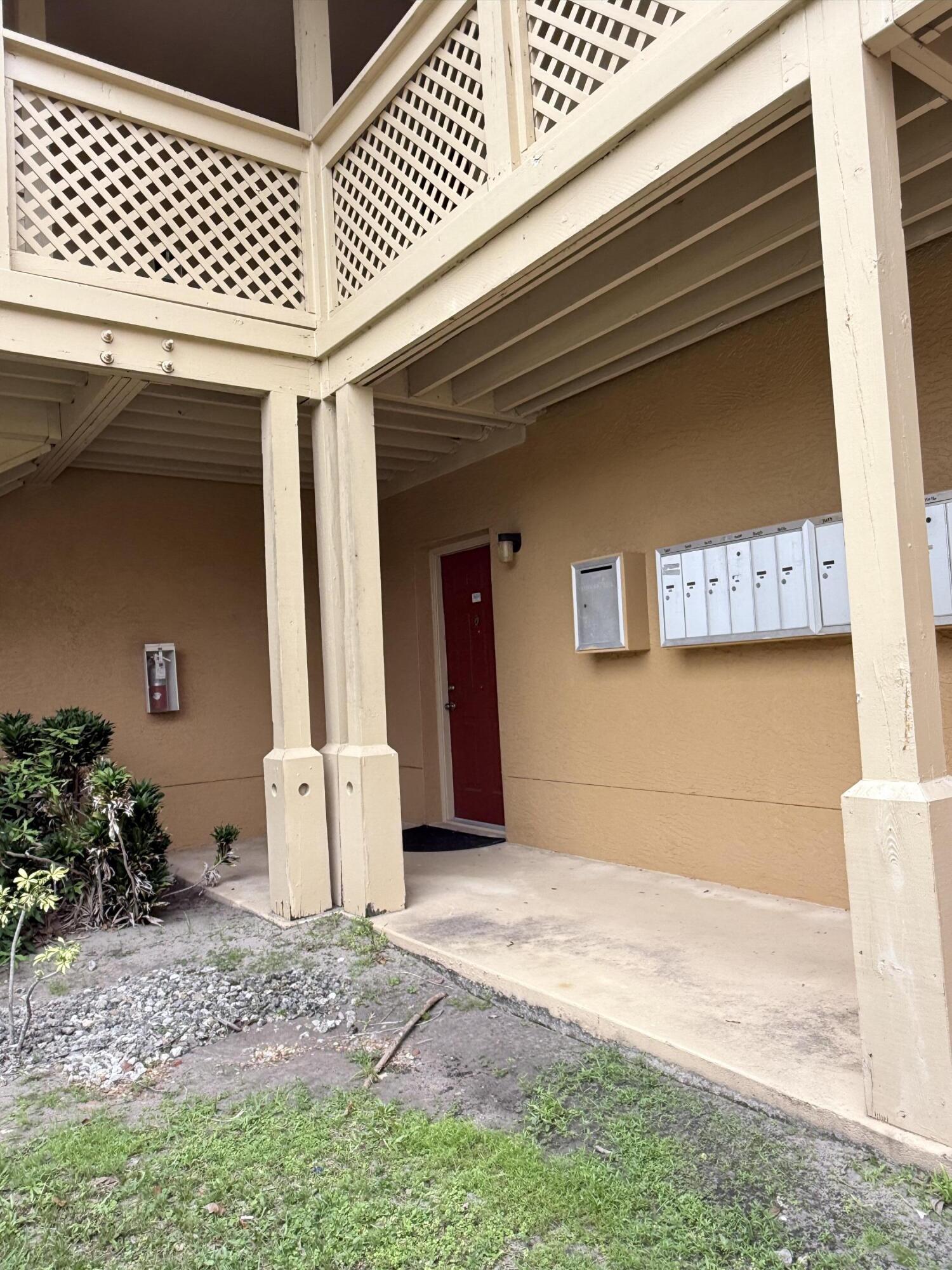 PALM LAKE CONDO - Residential Lease