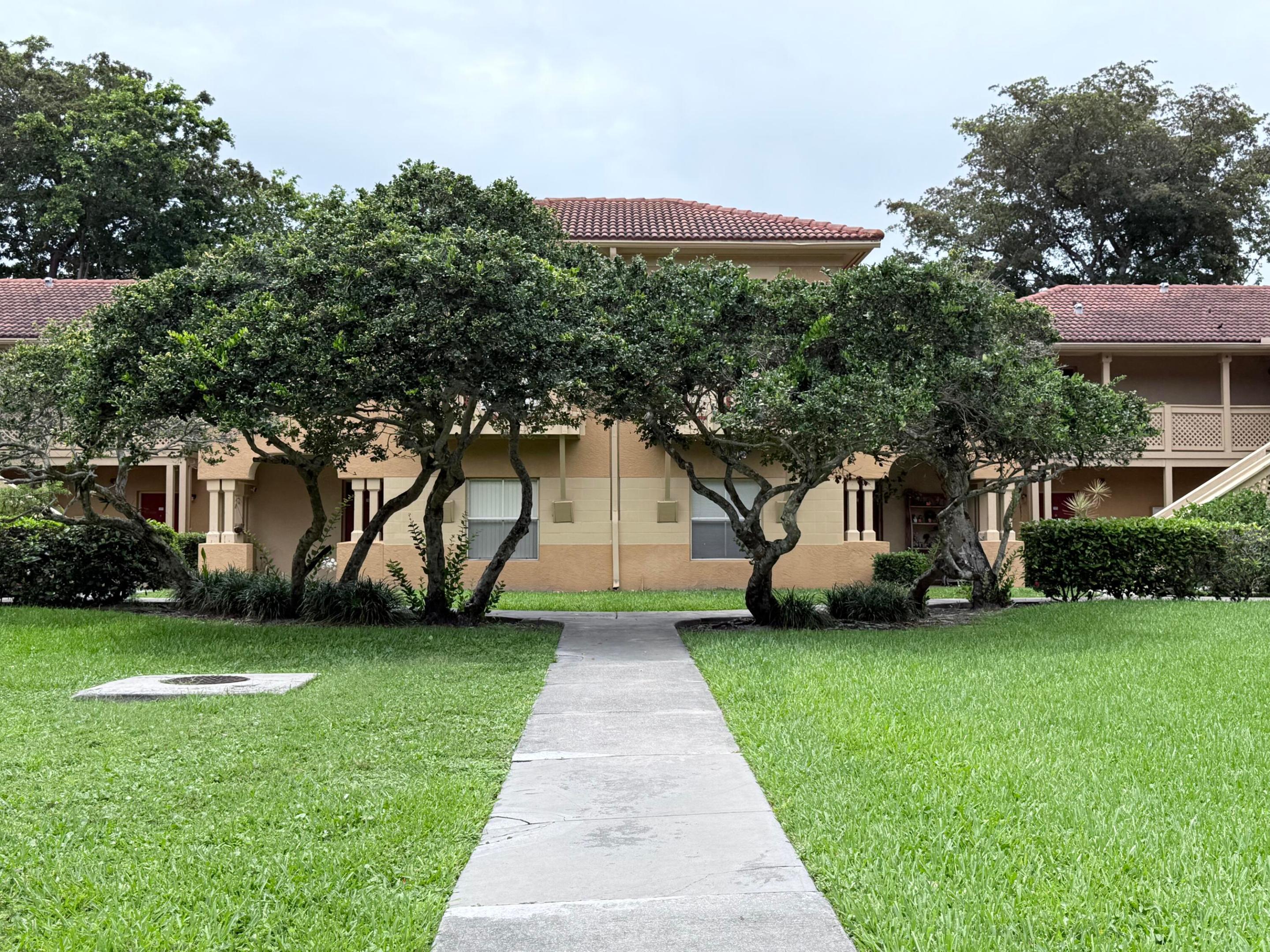 PALM LAKE CONDO - Residential Lease