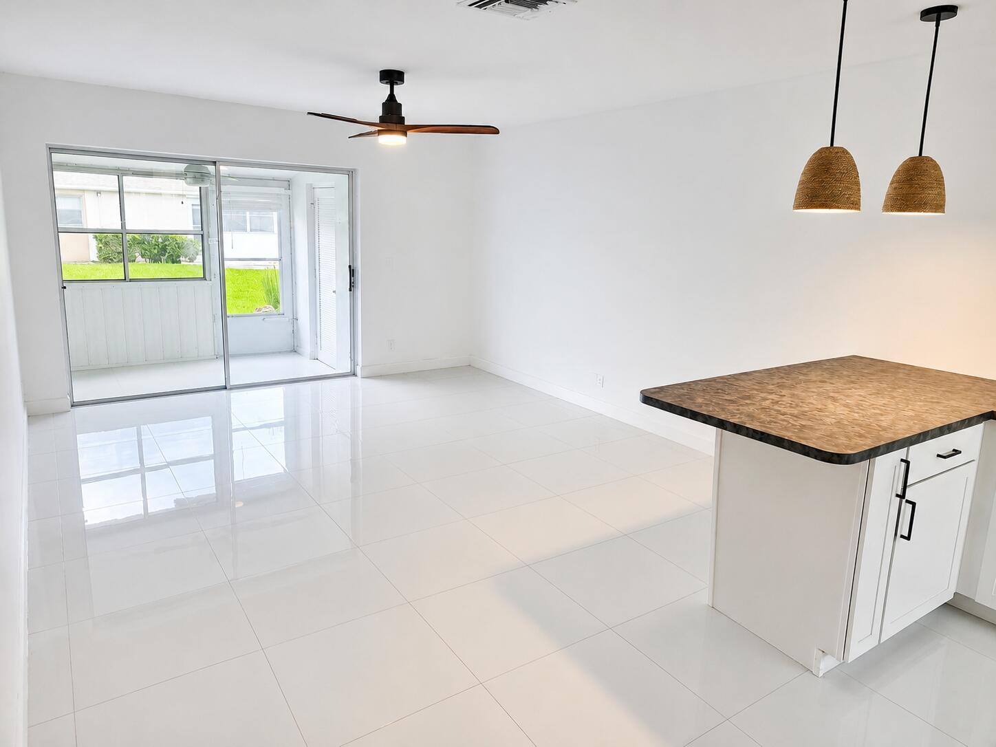 CRESTHAVEN VILLAS CONDO 25 - Residential