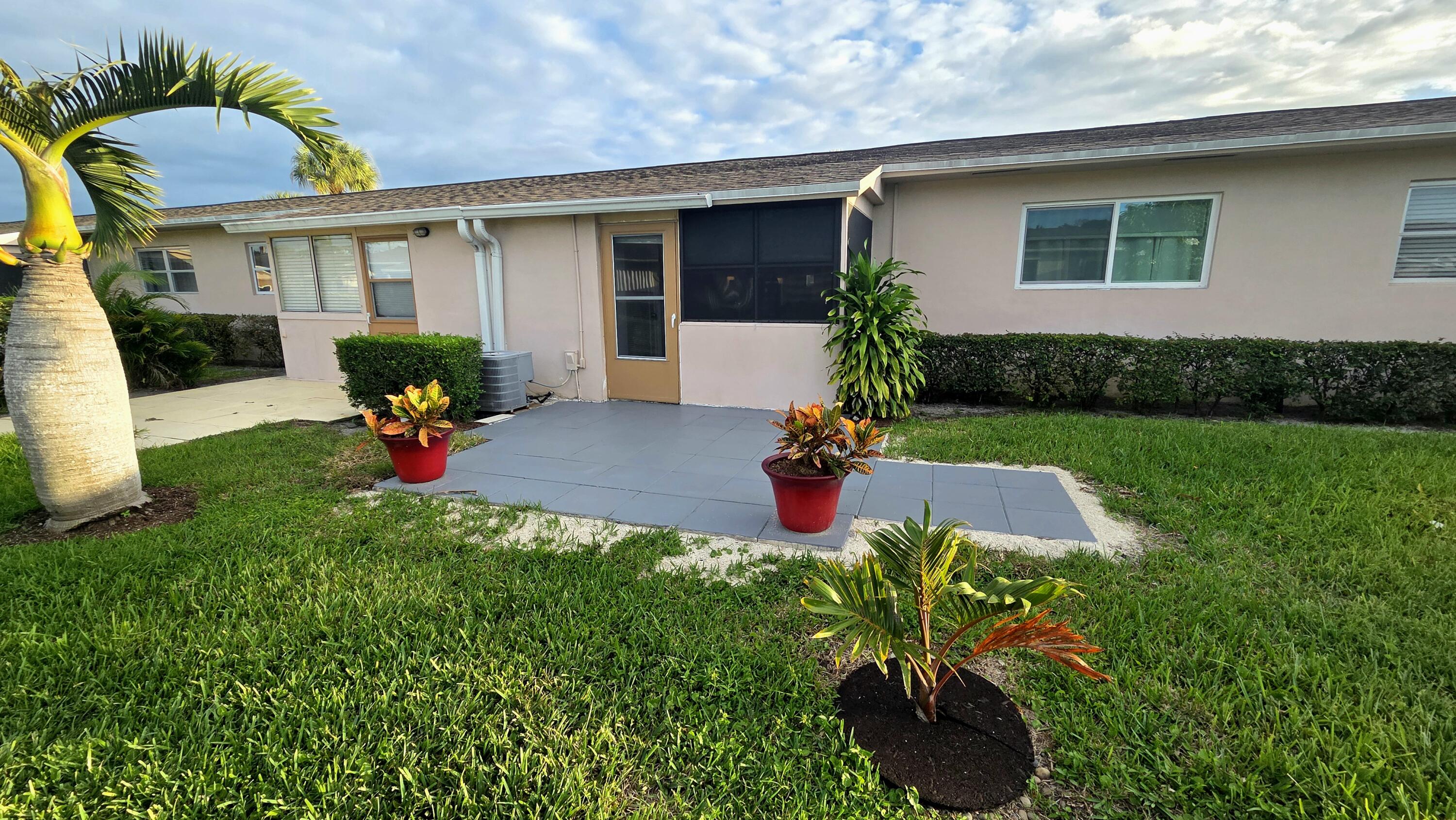 CRESTHAVEN VILLAS CONDO 25 - Residential
