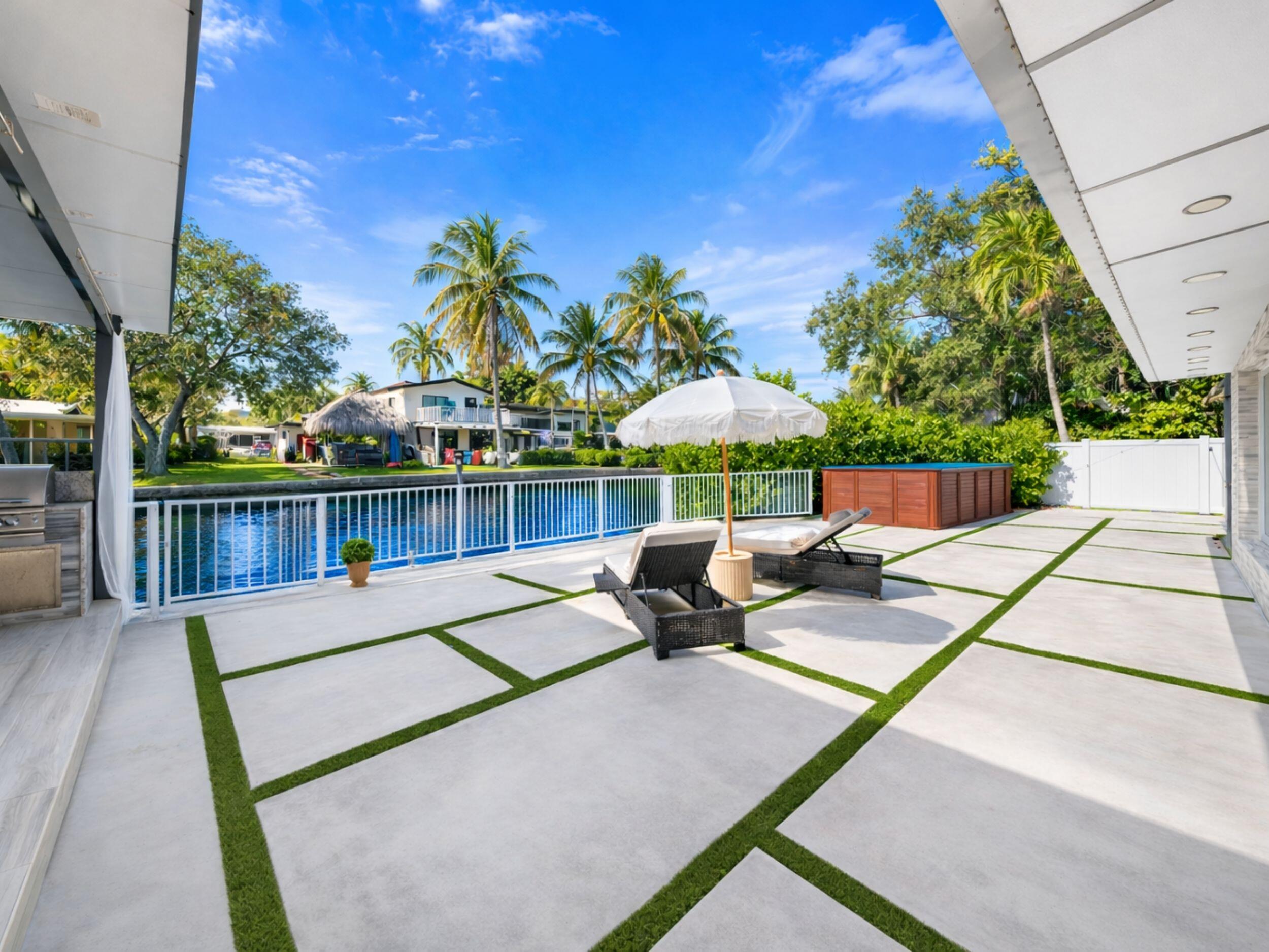 LAUDERDALE ISLES NO 2-BLK 7 - Residential