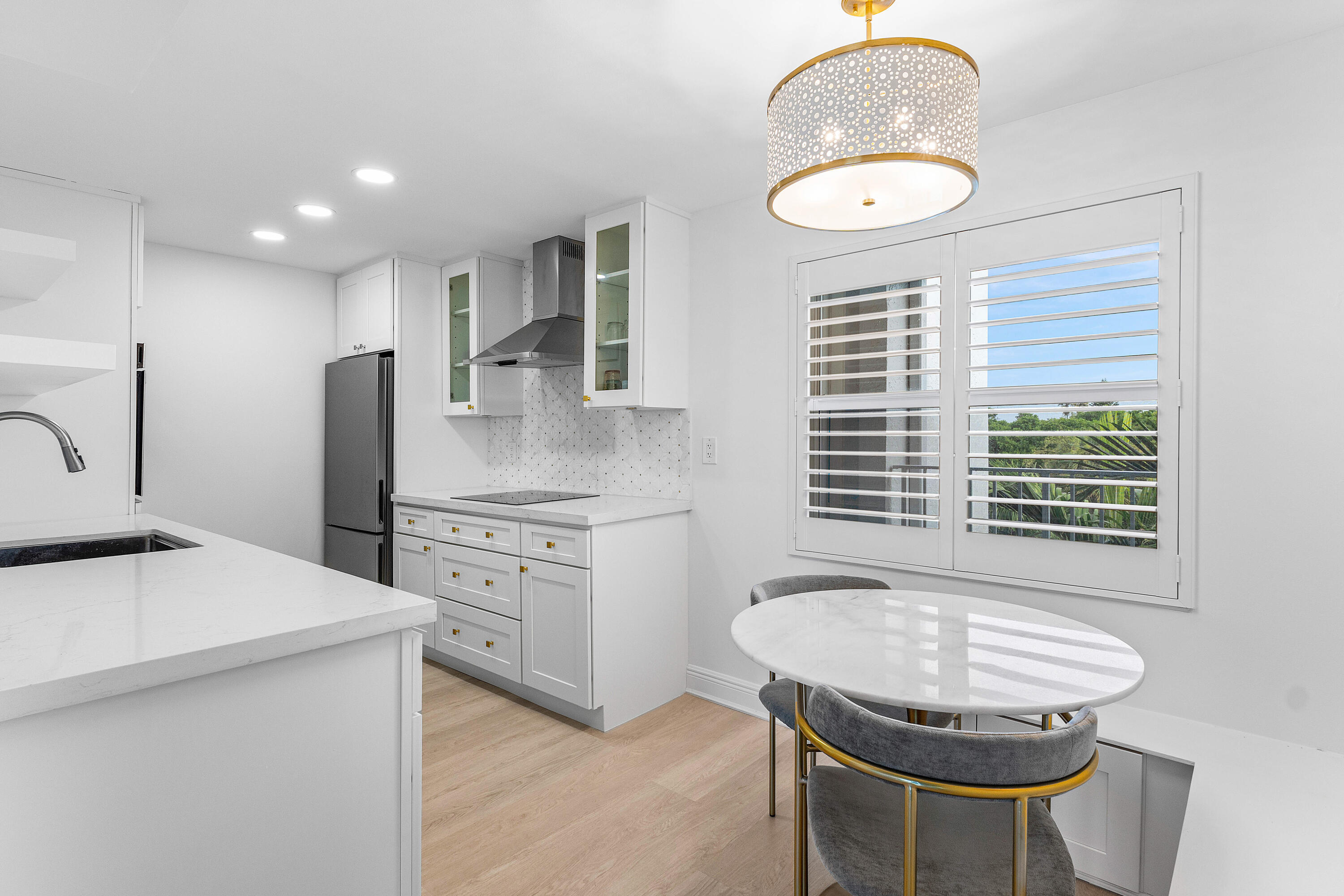 HARBOUR HALL INLET CLUB - Residential