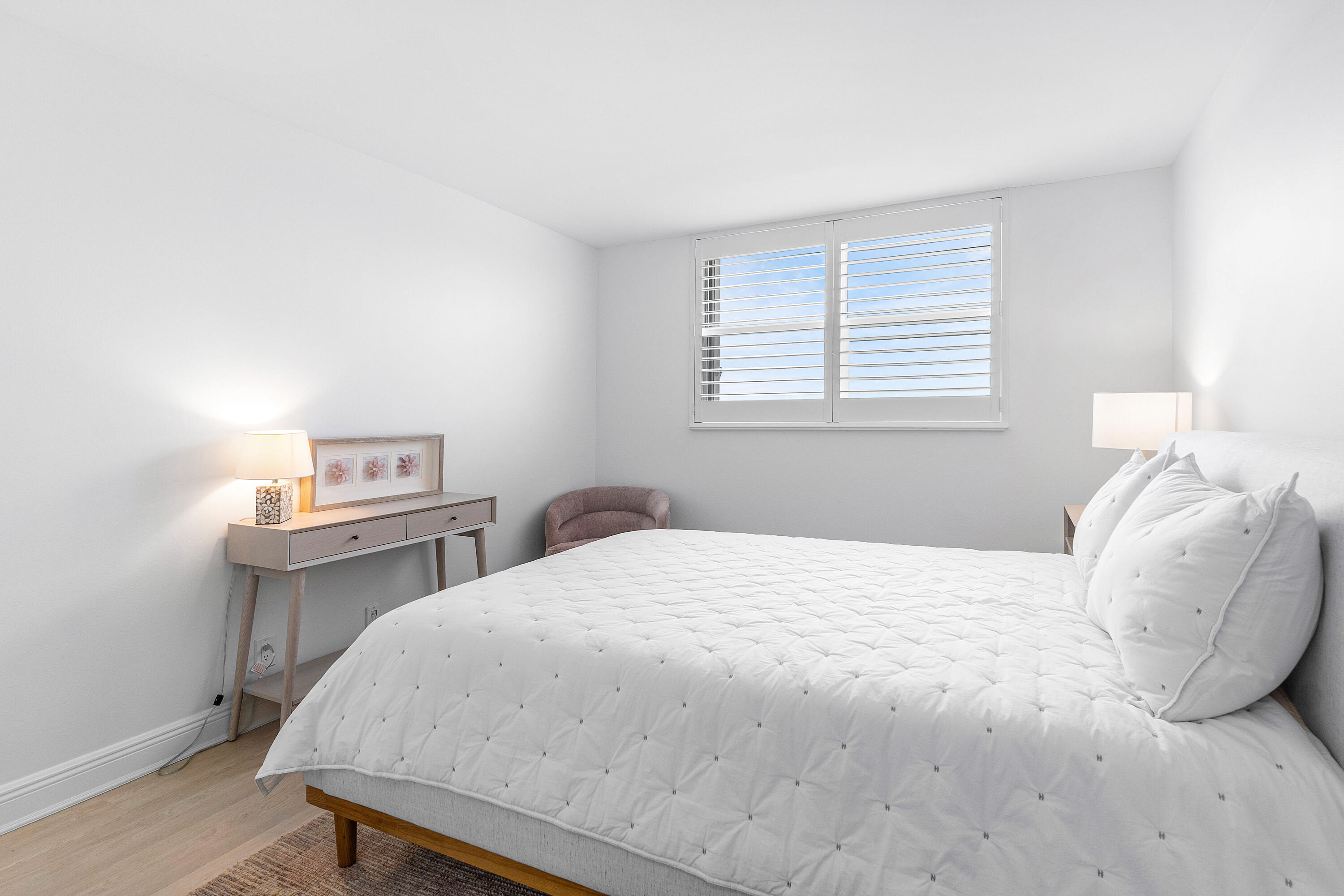 HARBOUR HALL INLET CLUB - Residential