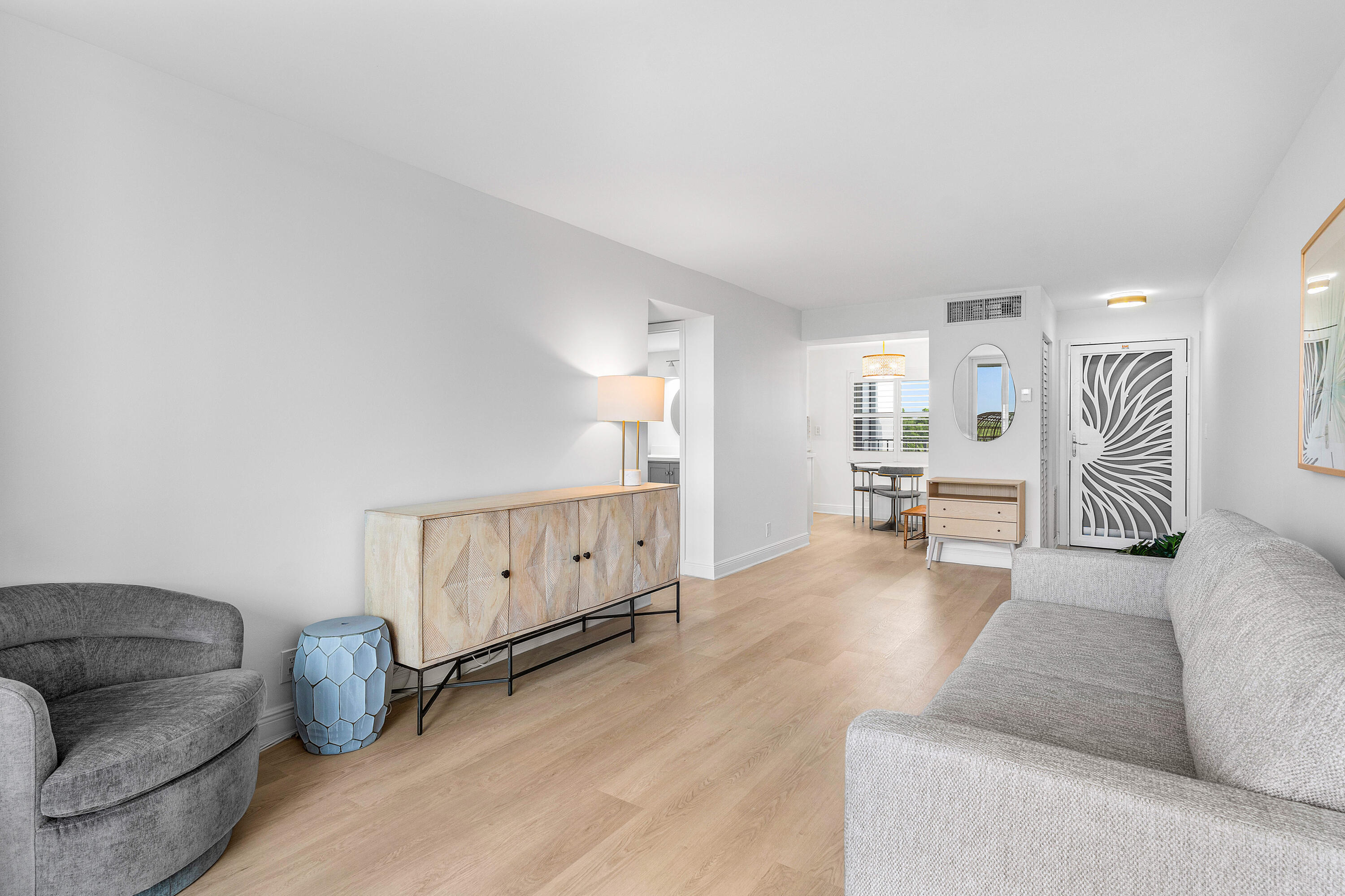 HARBOUR HALL INLET CLUB - Residential