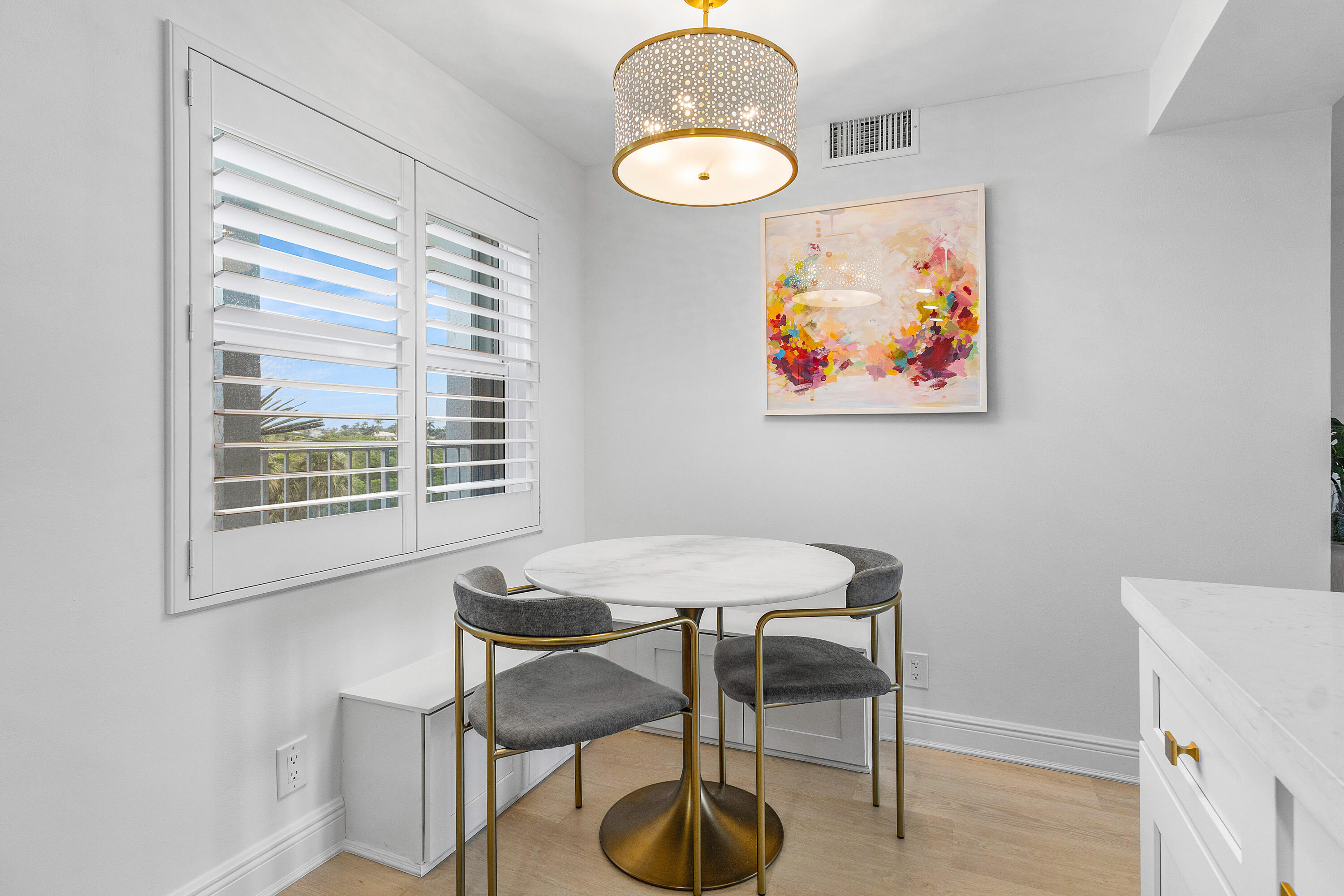 HARBOUR HALL INLET CLUB - Residential