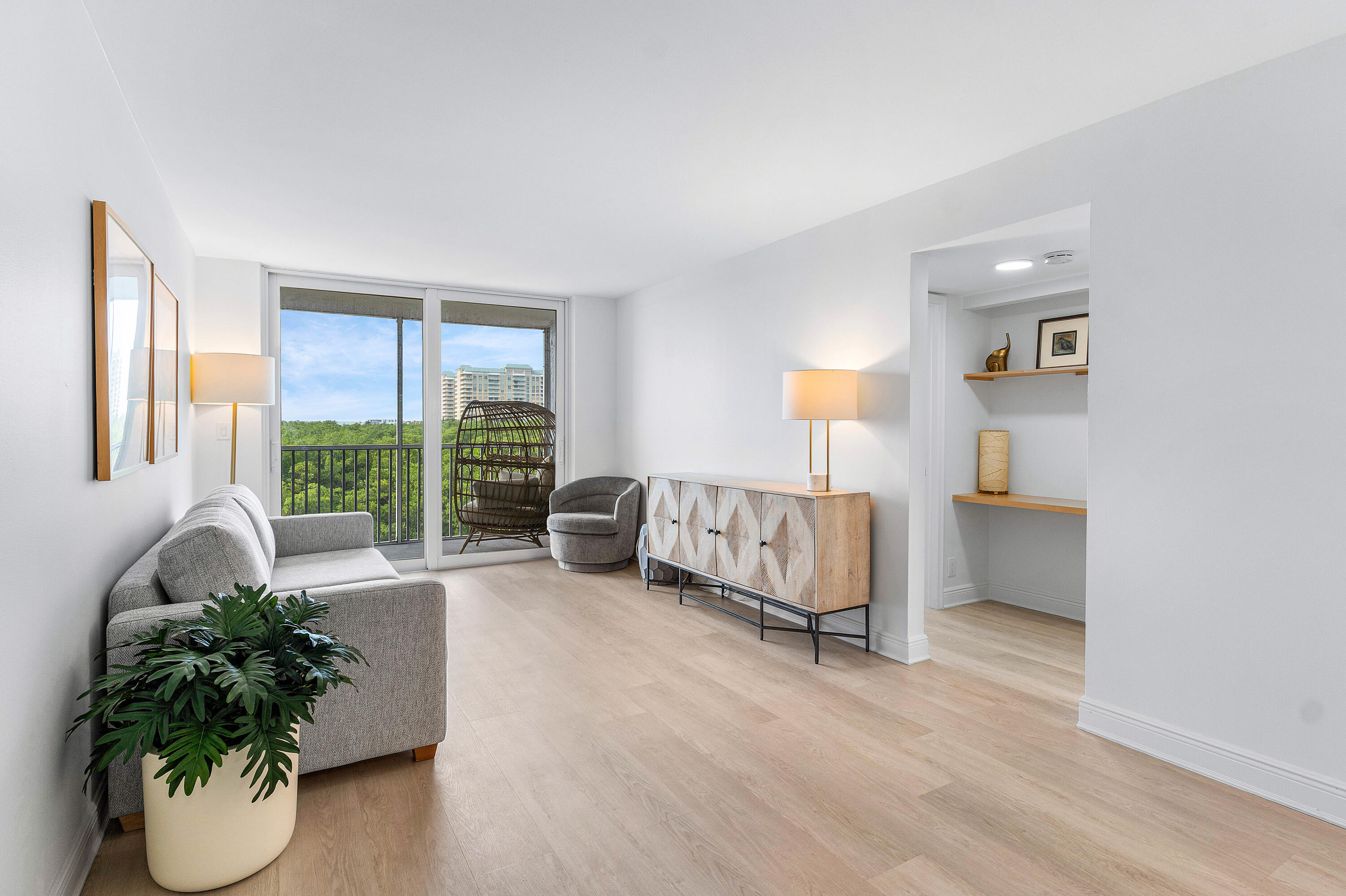 HARBOUR HALL INLET CLUB - Residential