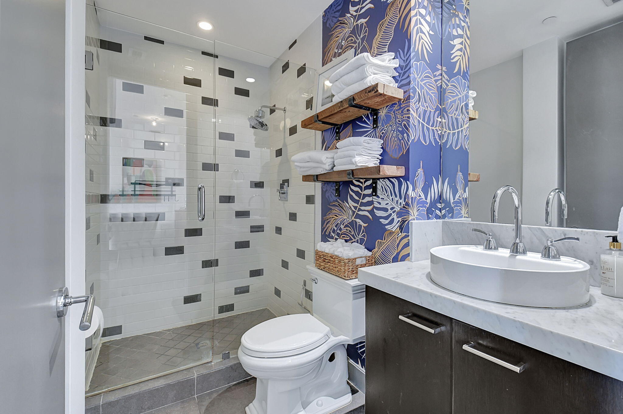 MARK DOWNTOWN CONDO - Residential Lease