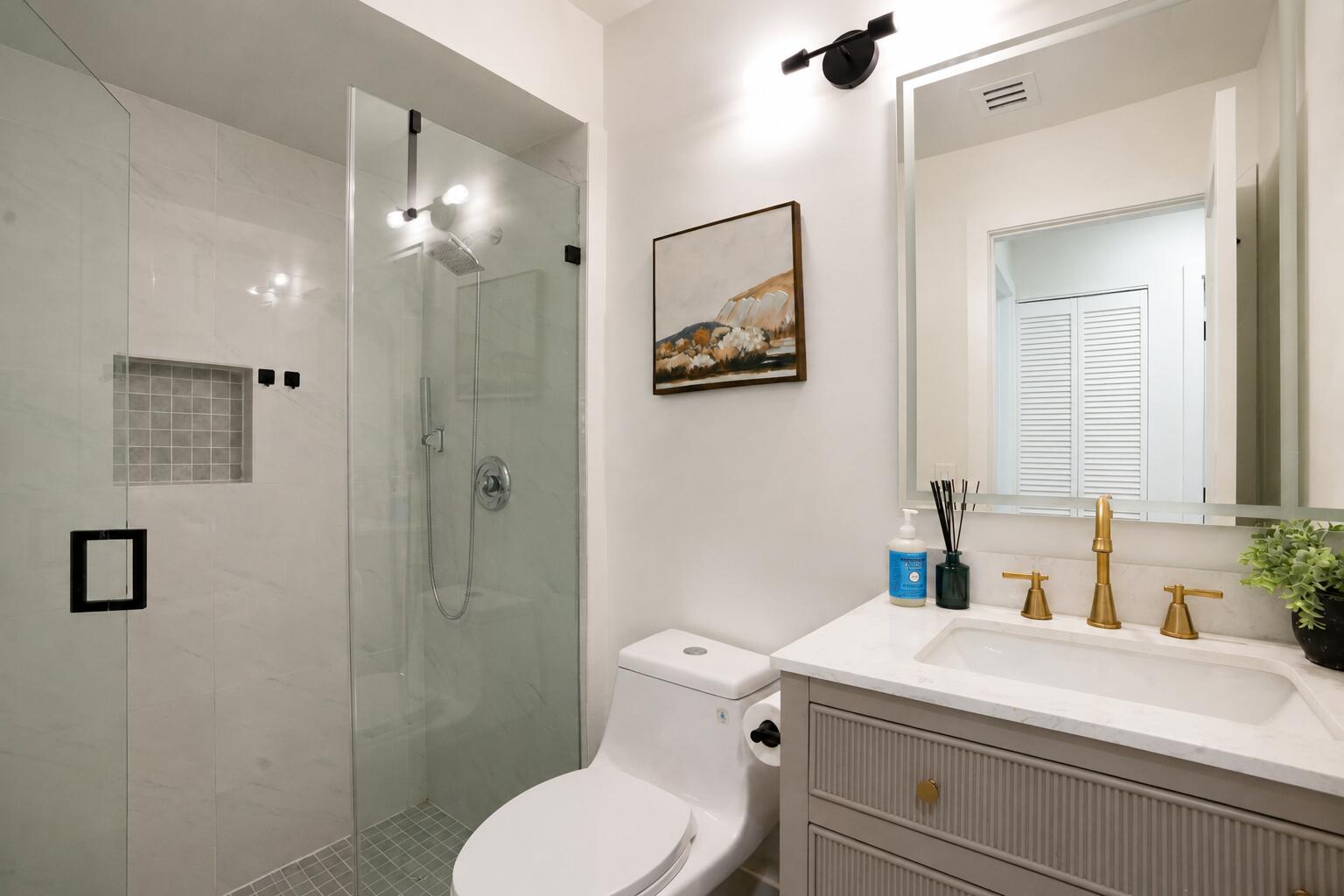 HAMPTON LAKES - Residential