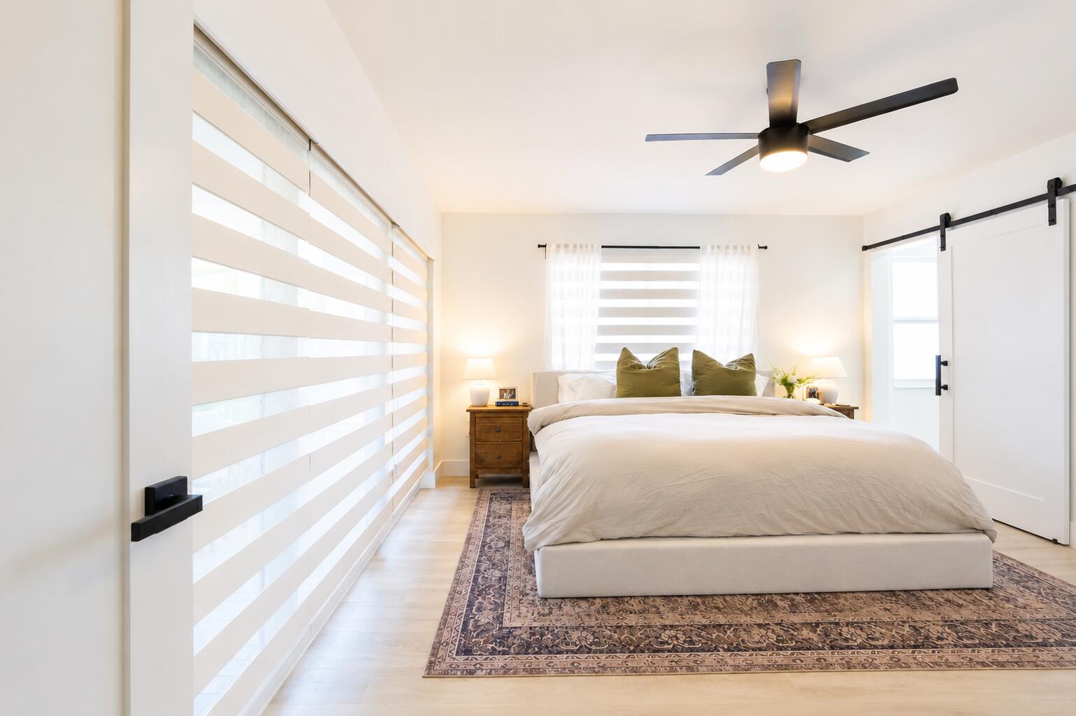HAMPTON LAKES - Residential
