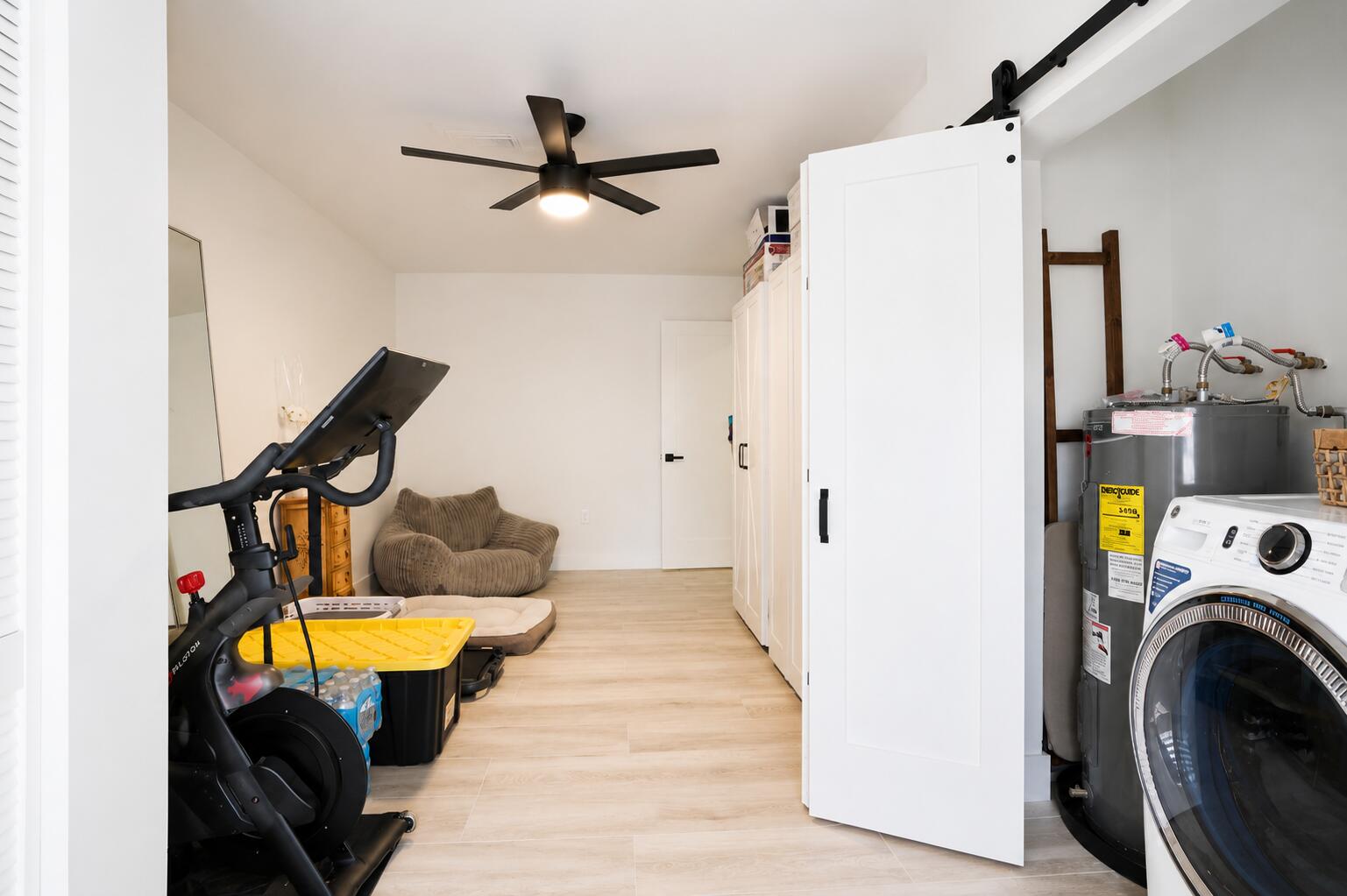 HAMPTON LAKES - Residential