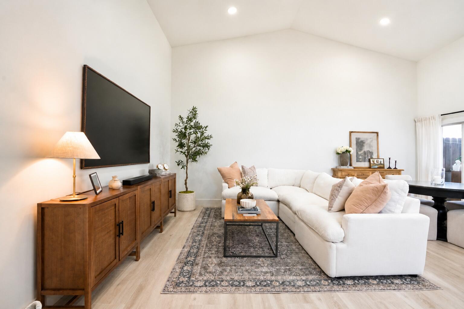 HAMPTON LAKES - Residential