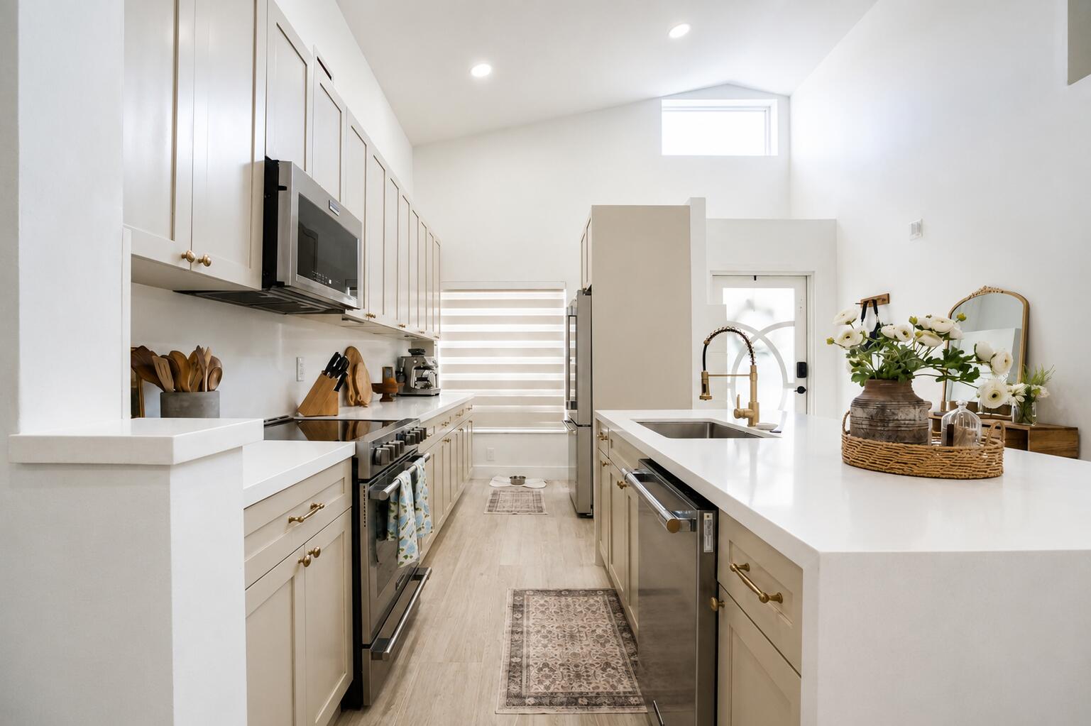 HAMPTON LAKES - Residential
